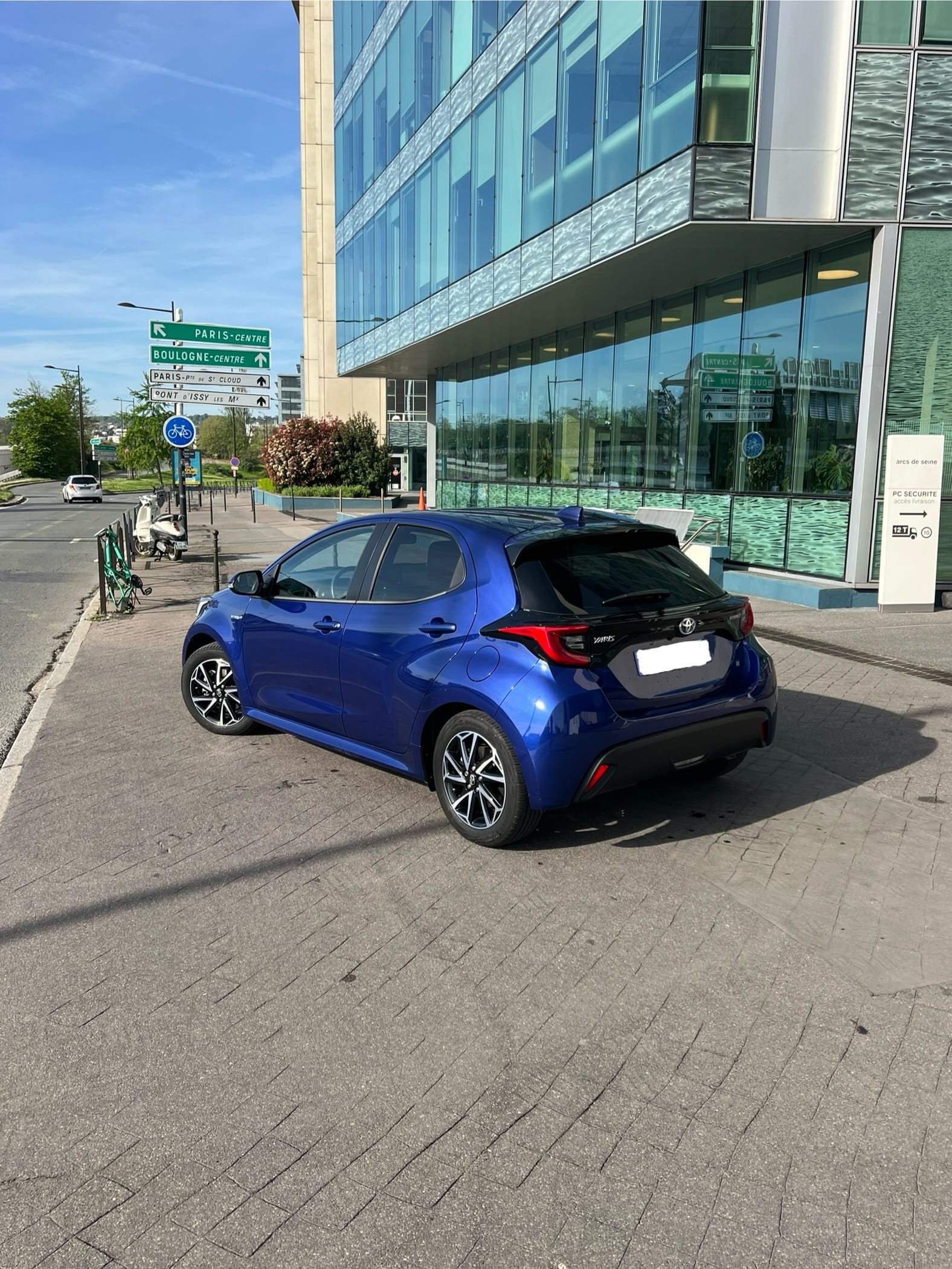 Toyota Yaris hybride design avec Entrée audio / iPod