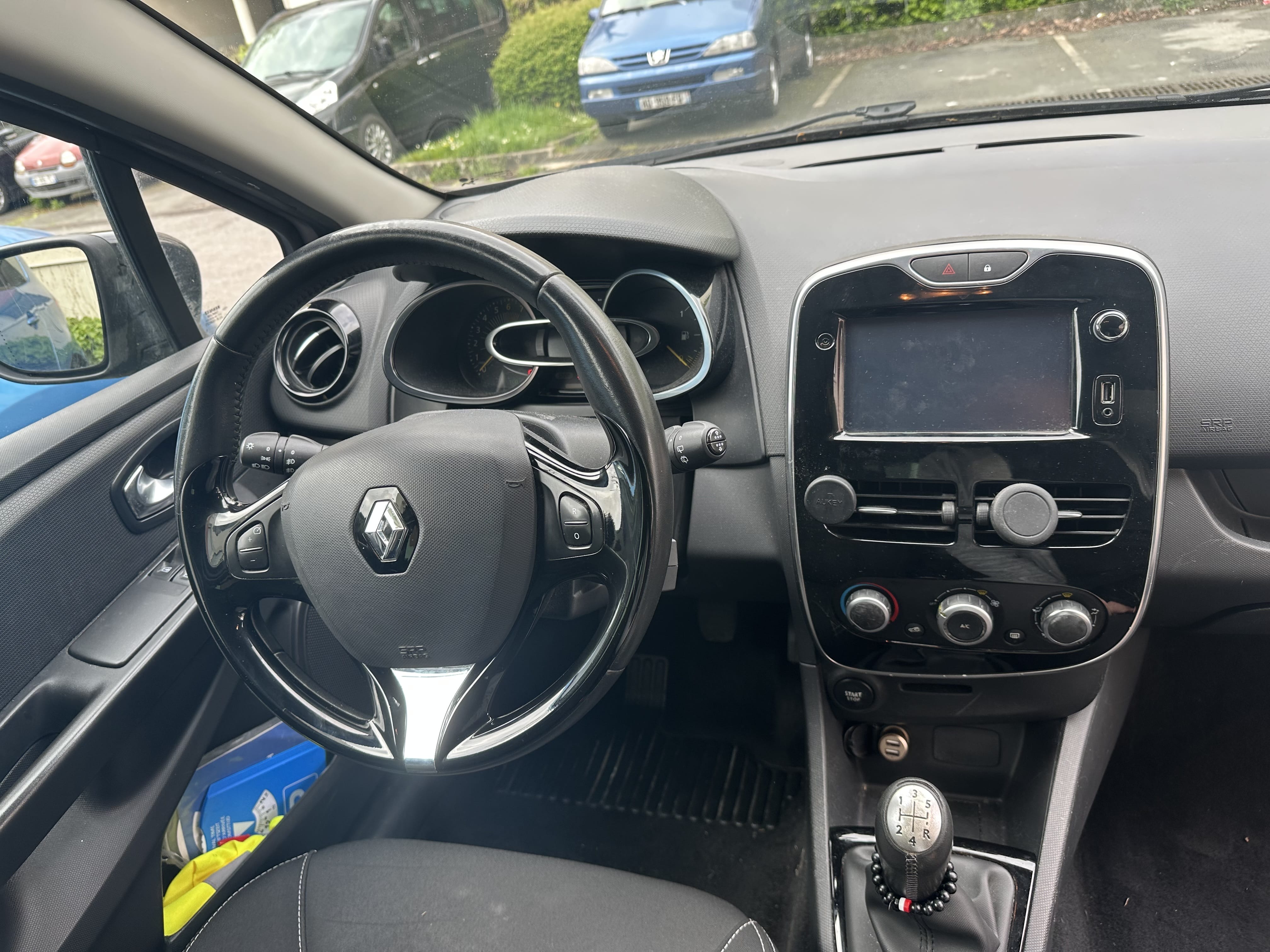 Renault Clio avec Siège bébé