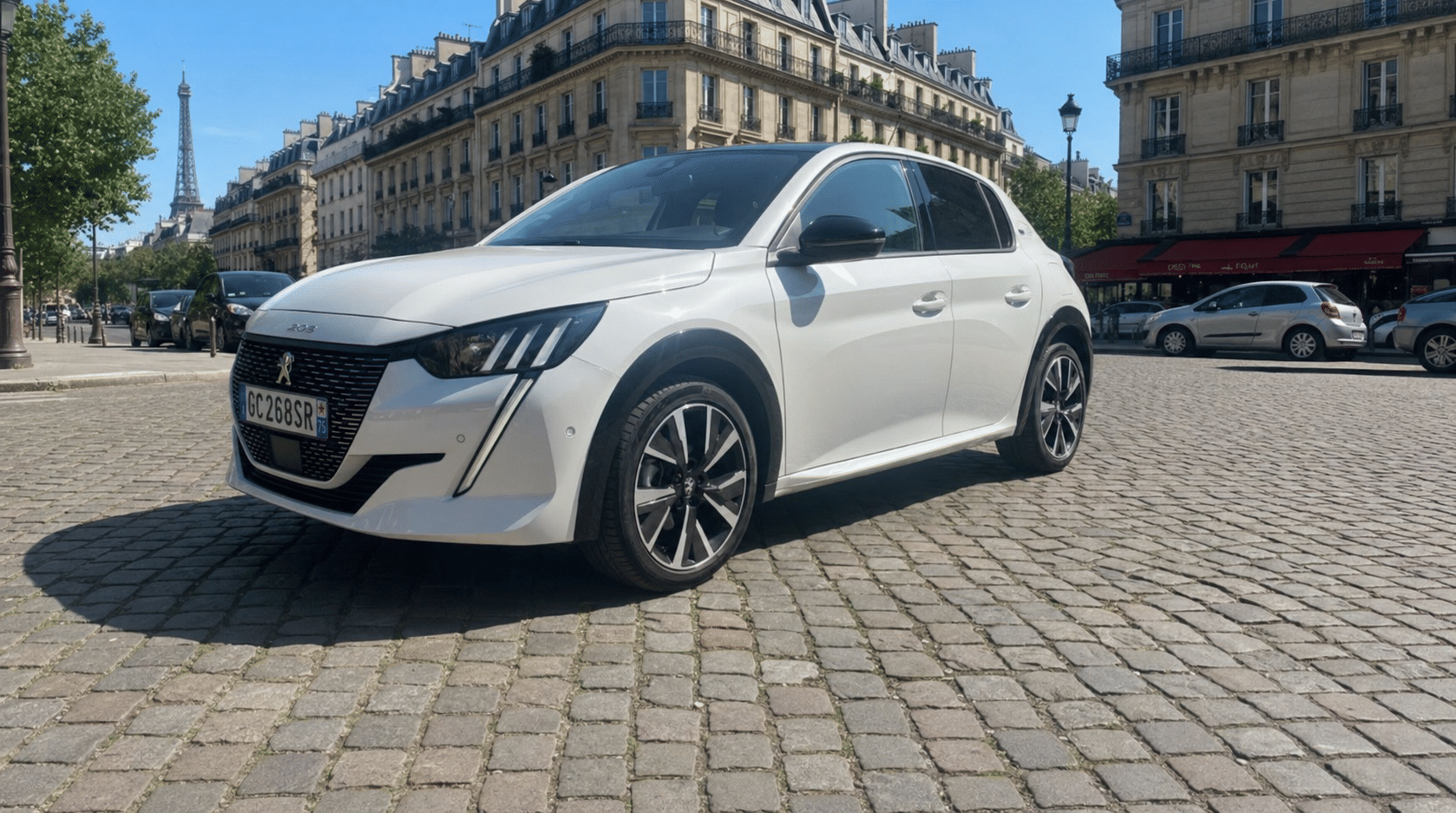 Peugeot 208 -Boîte automatique-toit panoramique- version GT LINE, 2021, Essence 95, automatique