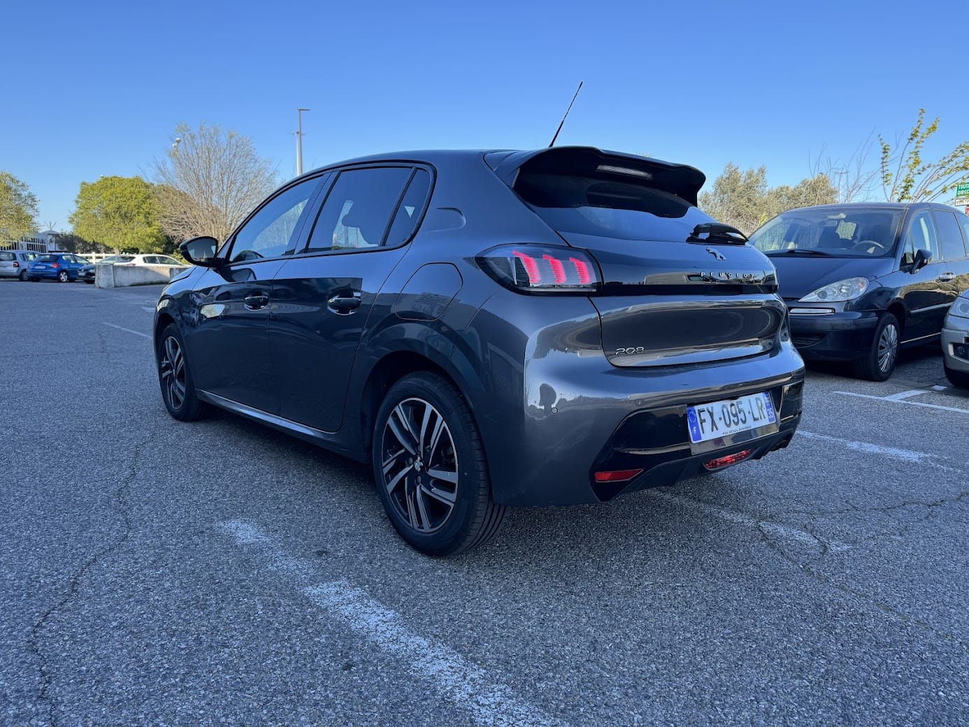 Peugeot 208 Ess BV auto DX095LR avec Siège bébé