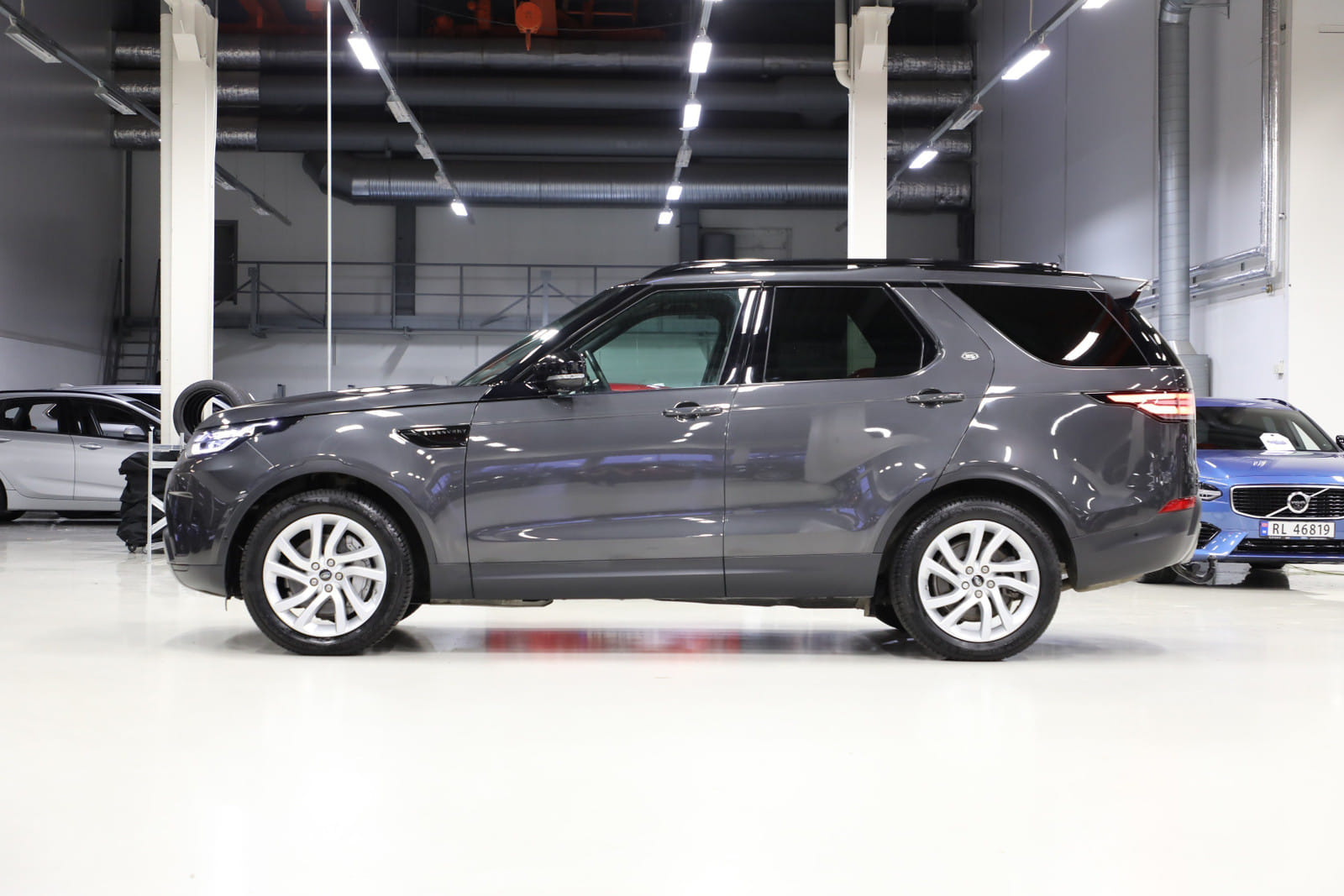 Land-Rover Discovery 3,0D 306HK HSE/Black-pack/ACC/Webasto/Krok/Soltak/HUD+ med Aircondition