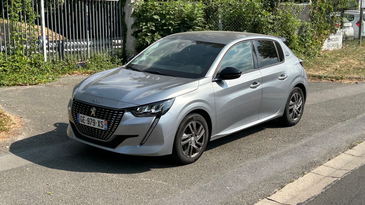 Peugeot 208 Boite Auto. with Cruise control