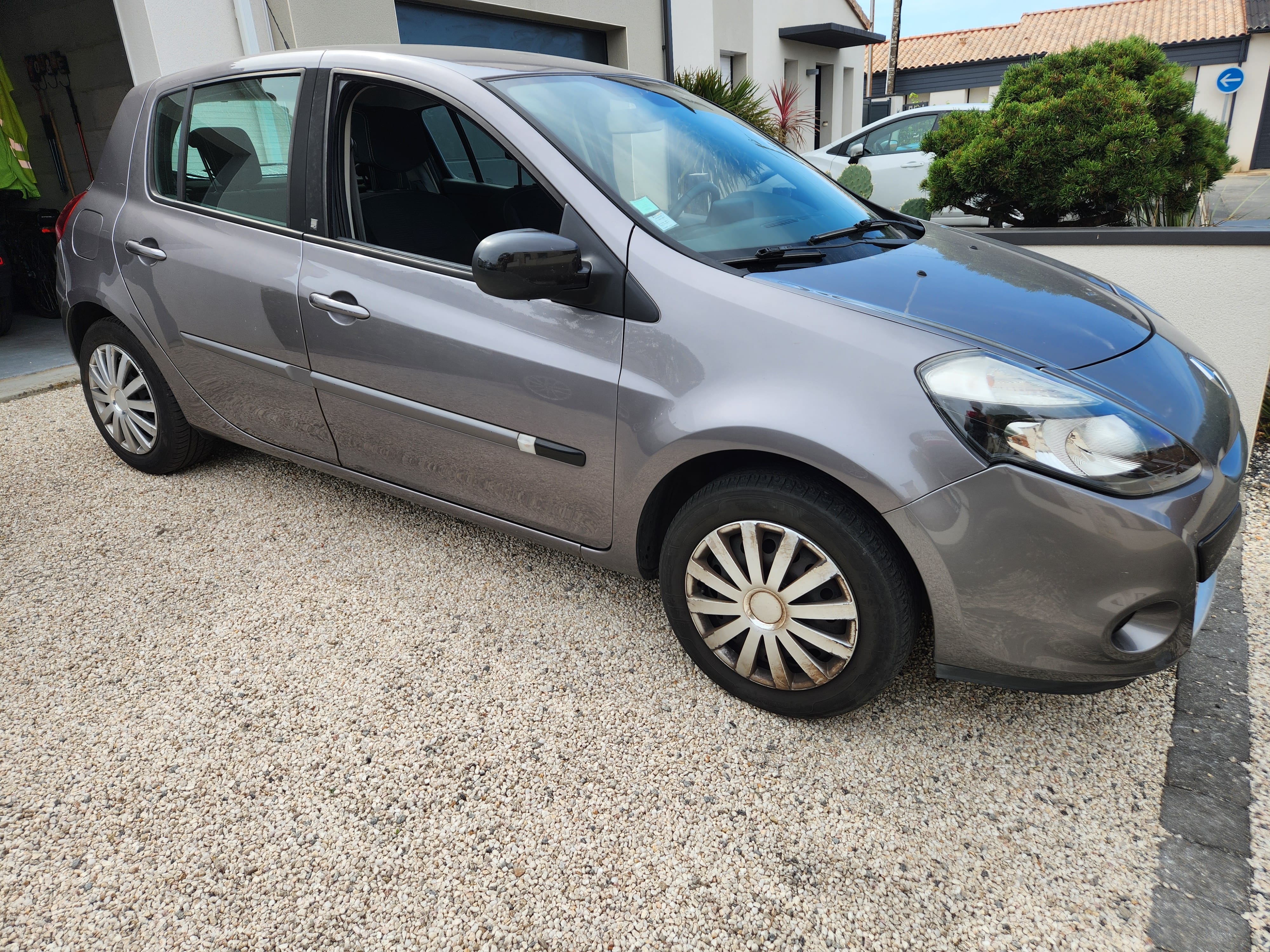 Renault Clio avec Climatisation
