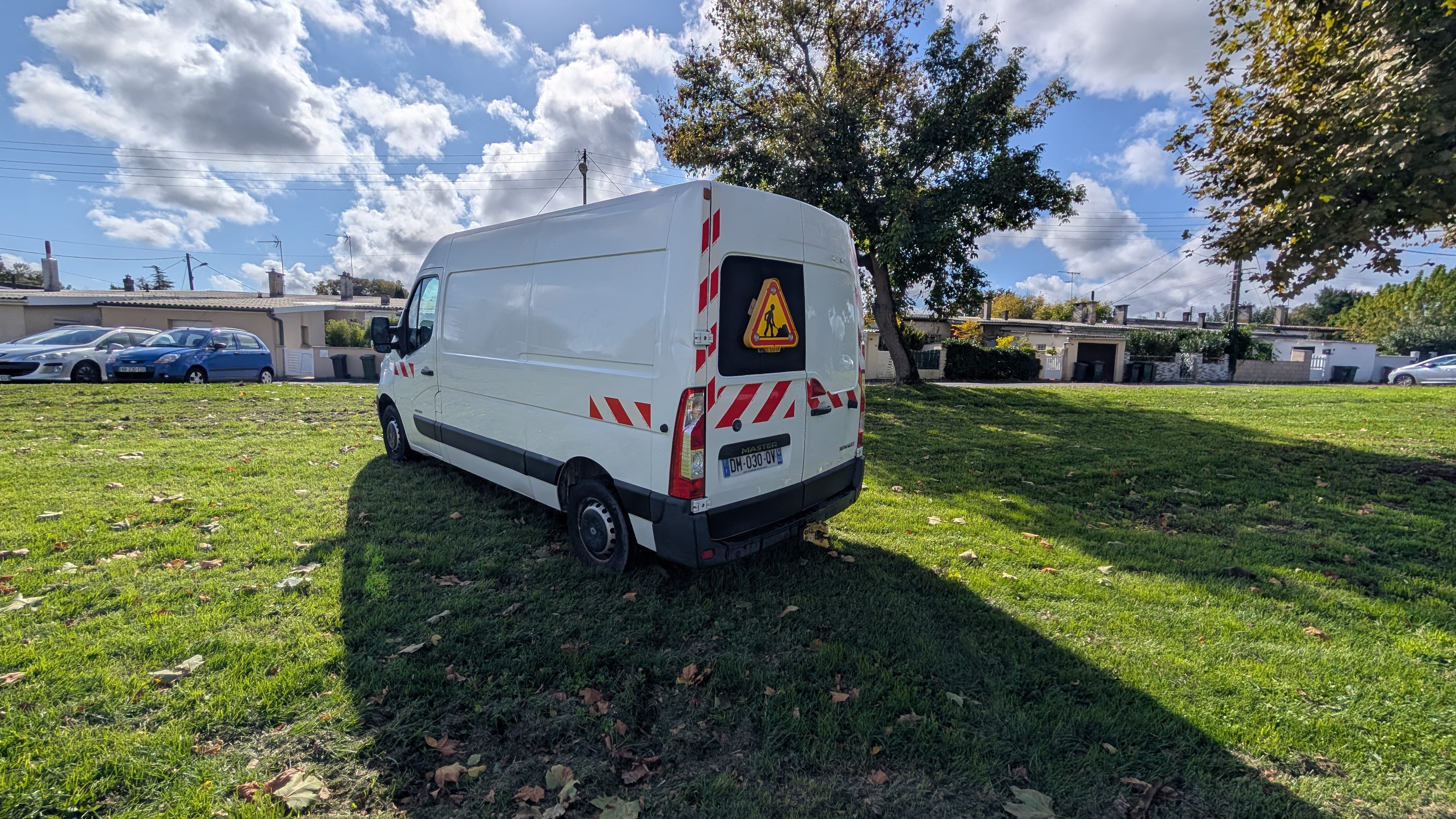 Renault Master 2.3 grand format 13m3 avec caméra de recul