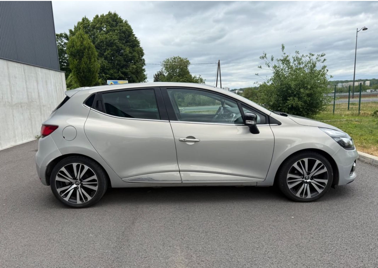 Renault Clio mit Navigationsgerät