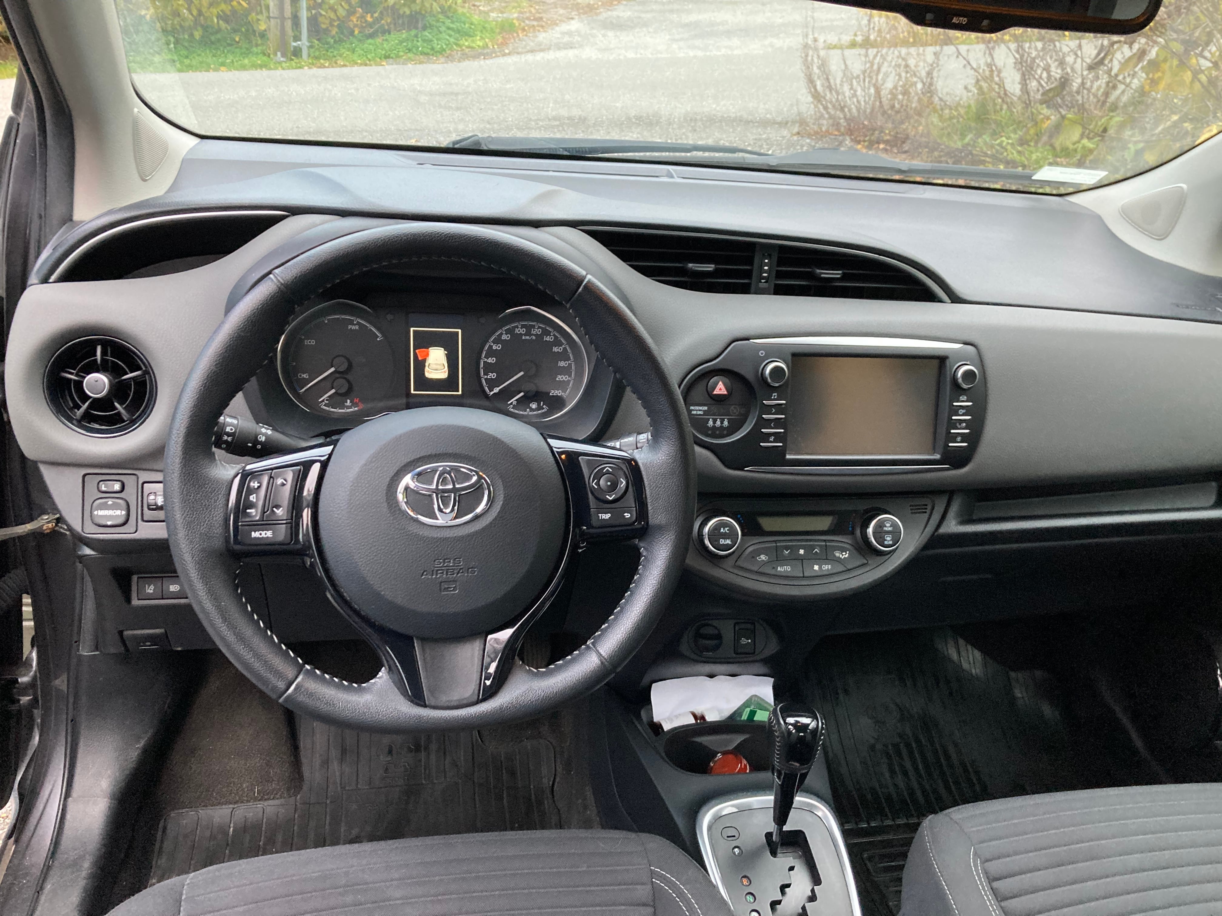 Toyota Yaris Hybrid med Bluetooth audio