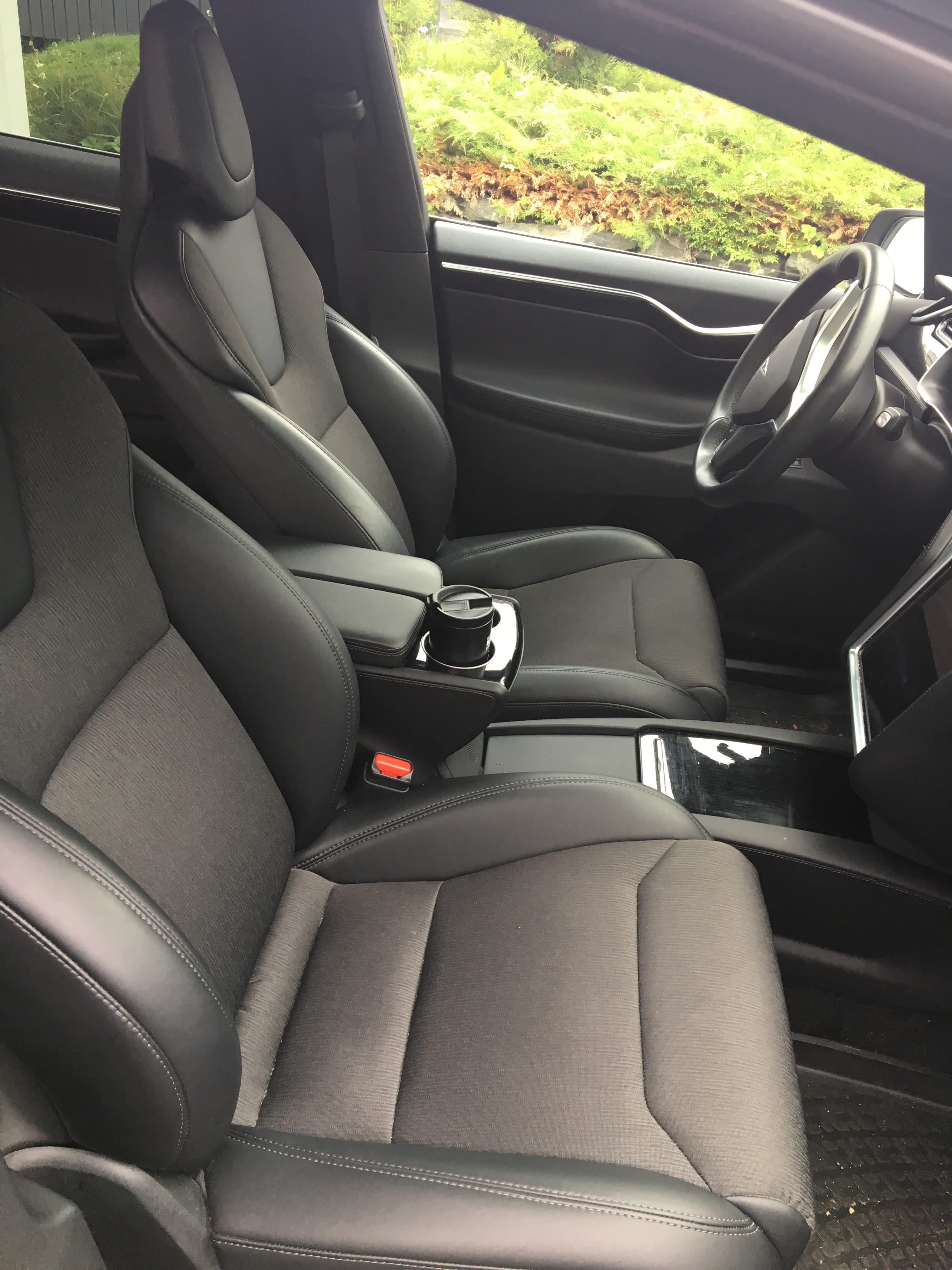 Tesla Model X 75D med Cruisekontroll