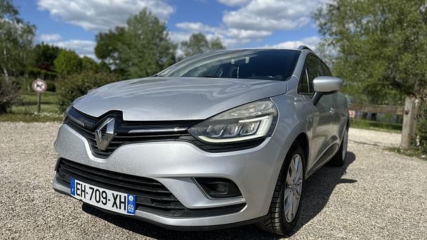 Renault Clio Estate Louez la Renault Clio Estate Diesel – Grand Coffre, Économie & Confort à Bordeaux ! avec Audio Bluetooth