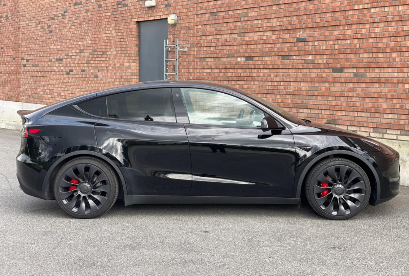 Tesla Model Y Performance with Air conditioning
