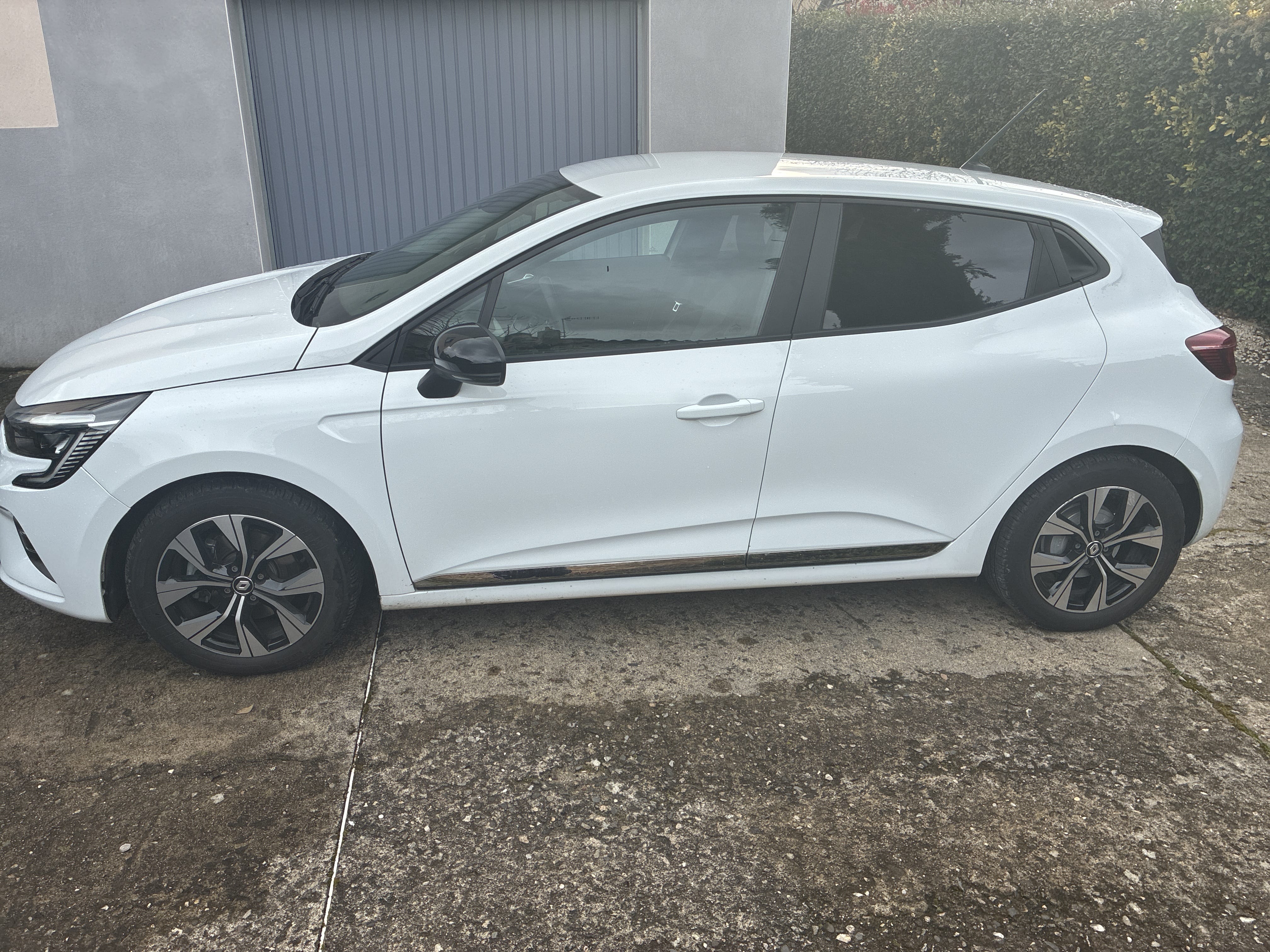 Renault Clio E-tech HYBRID avec Climatisation