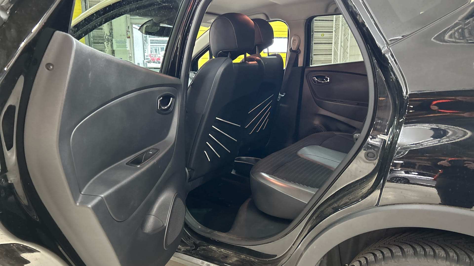 Renault Captur 1.3 Tce 120CV - Essence - Boite automatique avec Autoradio