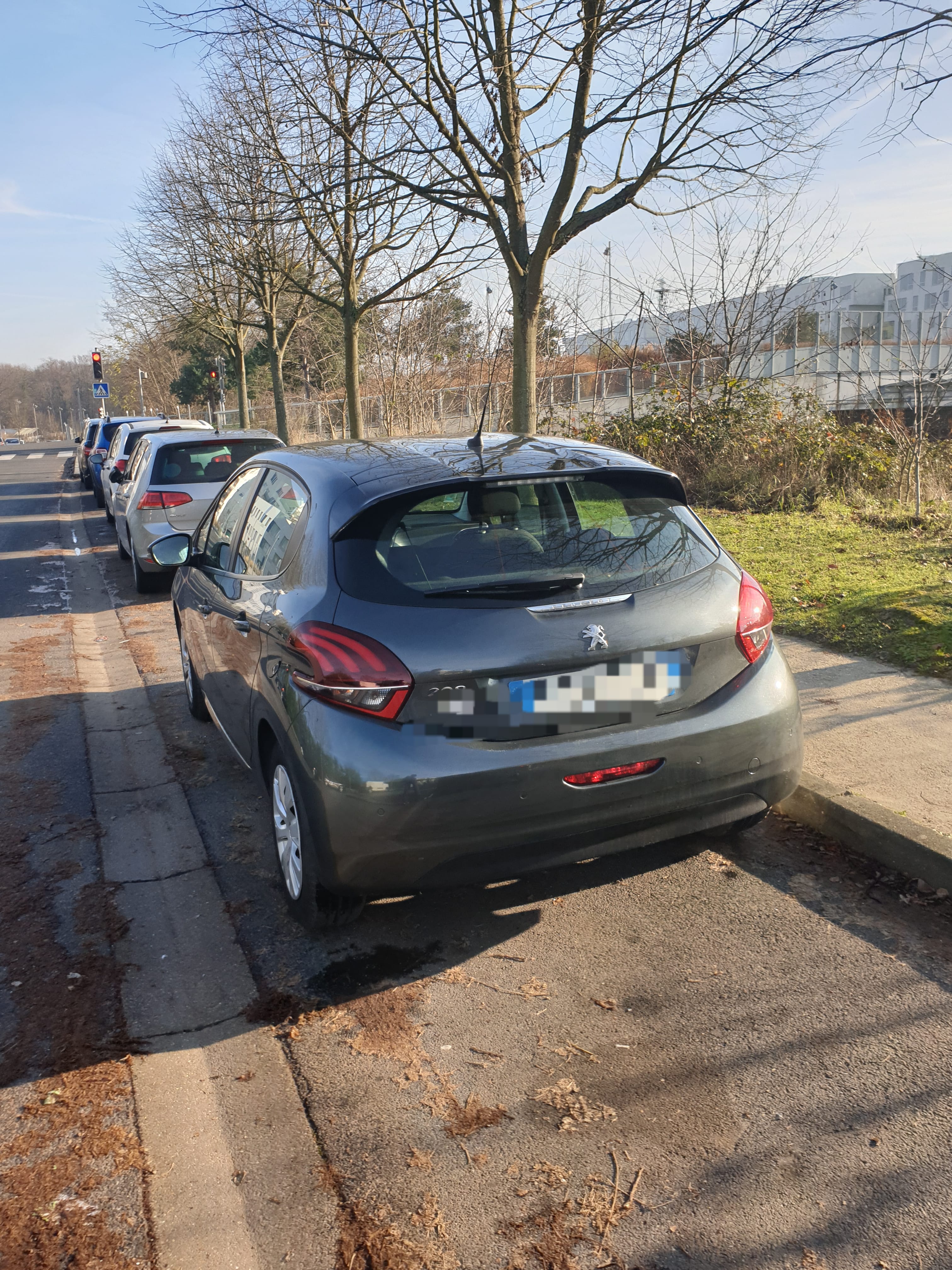 Peugeot 208 SHARK 2017 // 1.6 BLUEHDI GPS/S&S-CLIM-RADAR DE RECUL avec Régulateur de vitesse