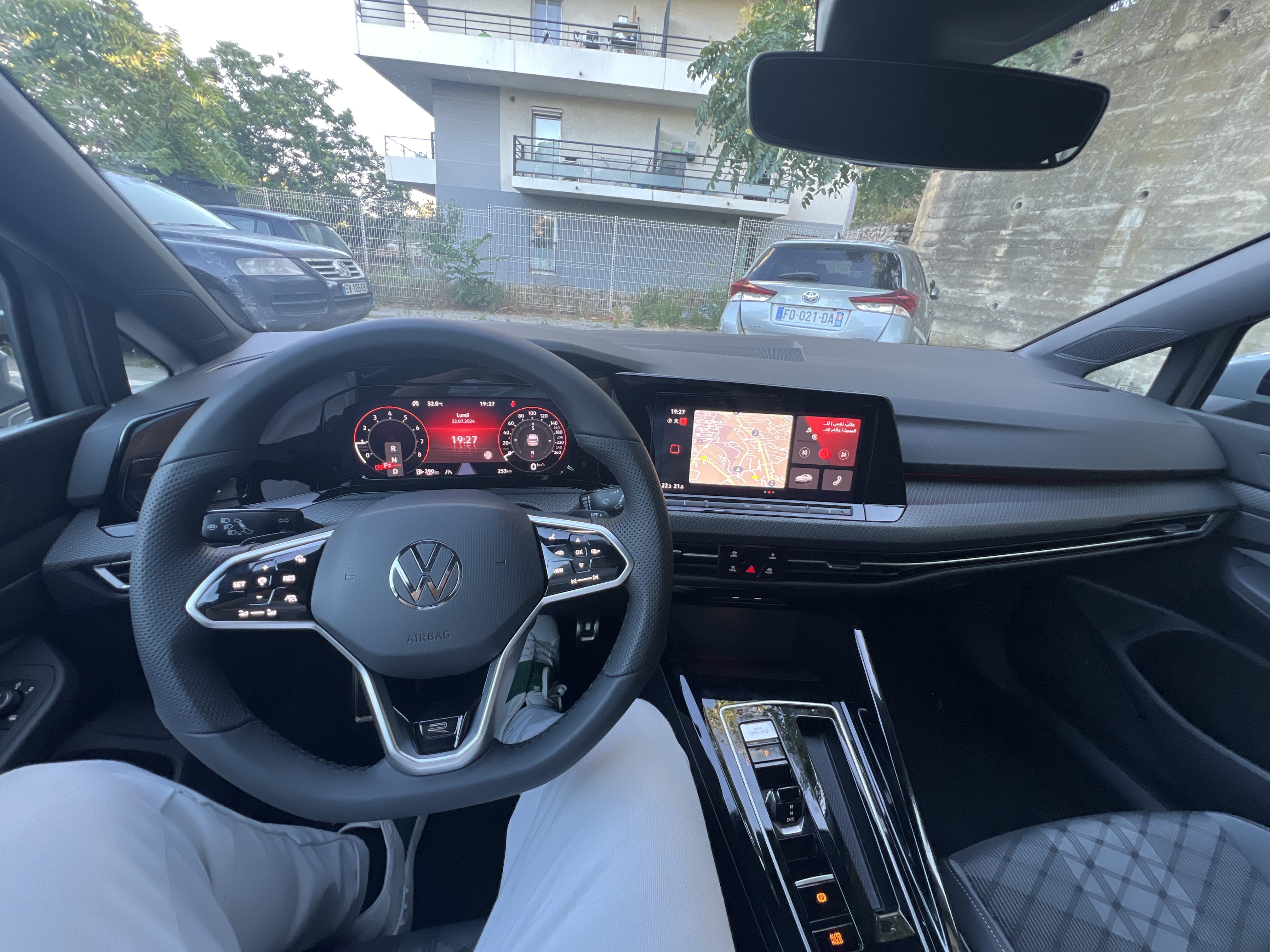 Volkswagen Golf R-Line 1.5 e-sti met Bluetooth audio