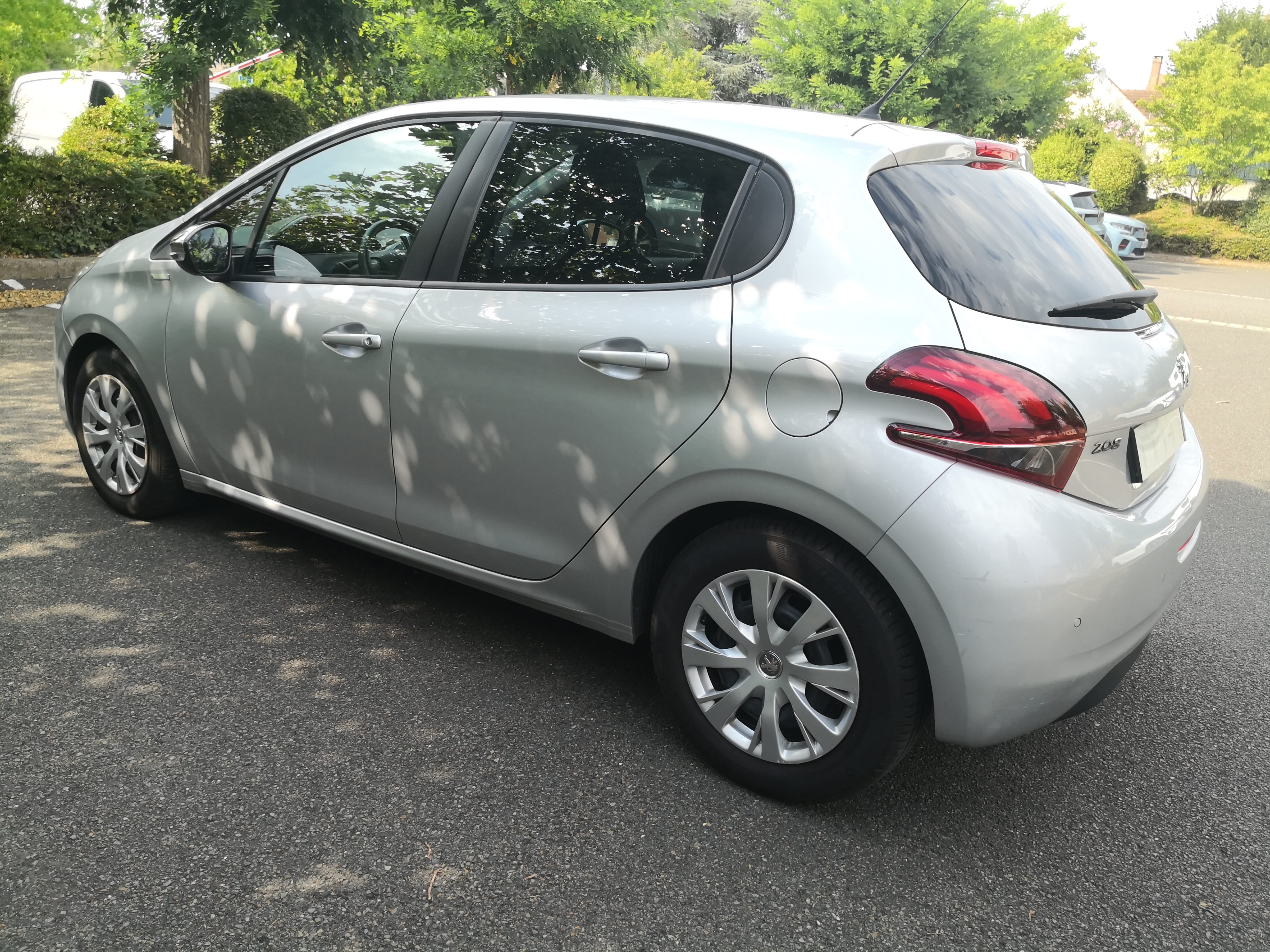 Peugeot 208 5 Portes avec Climatisation