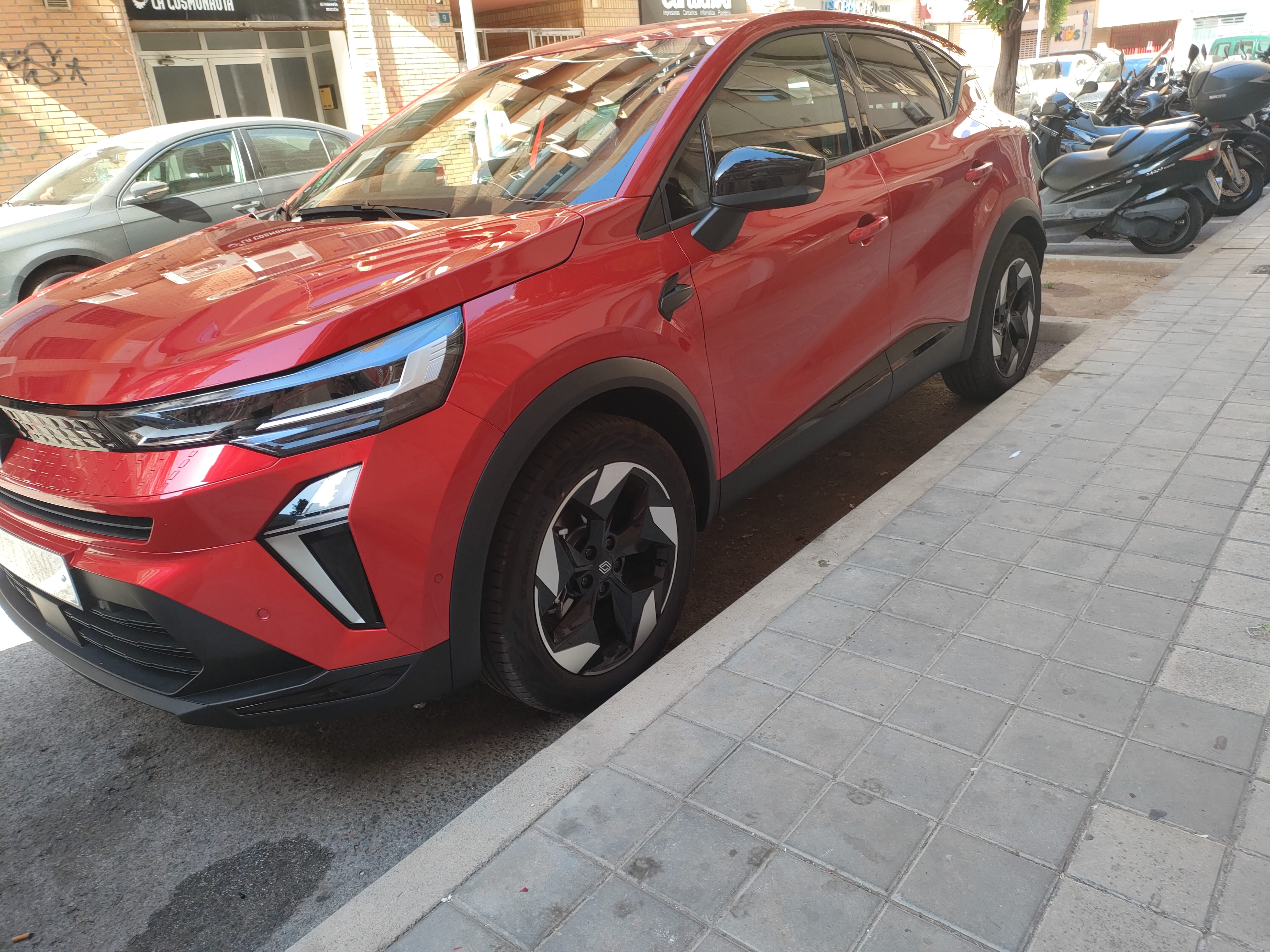 Renault Captur ETech Hybrid., 2026, Gasolina 95 / Eléctrico (híbrido), Automático