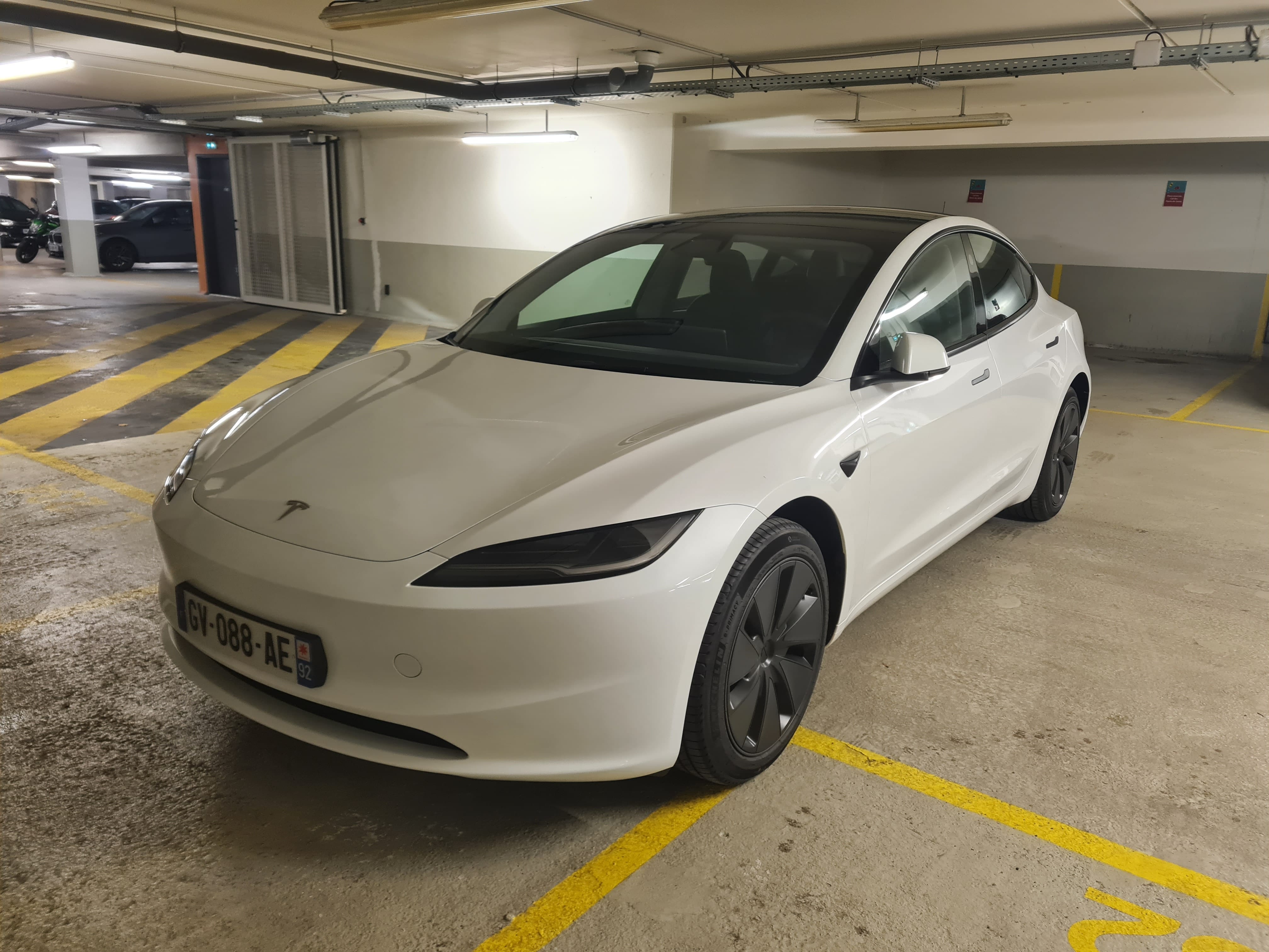 Tesla Model 3, 2024, Électrique, automatique