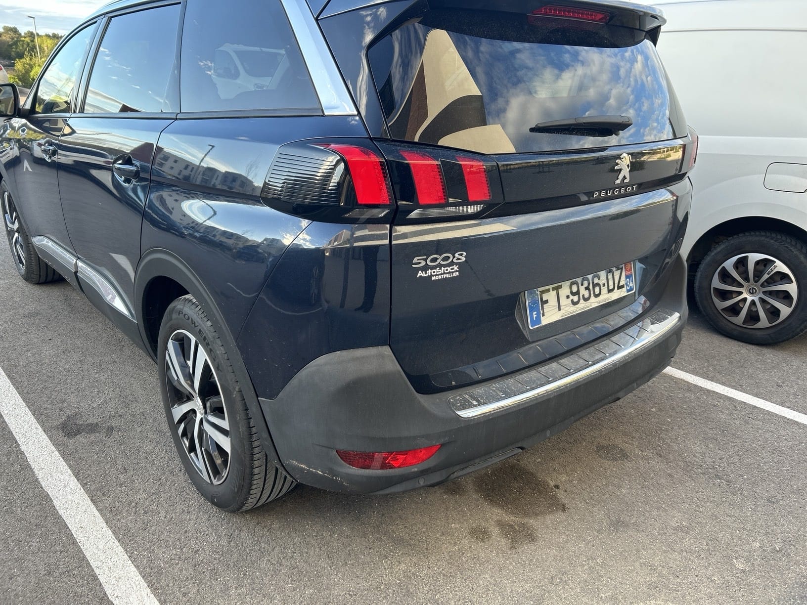 Peugeot 5008 avec GPS