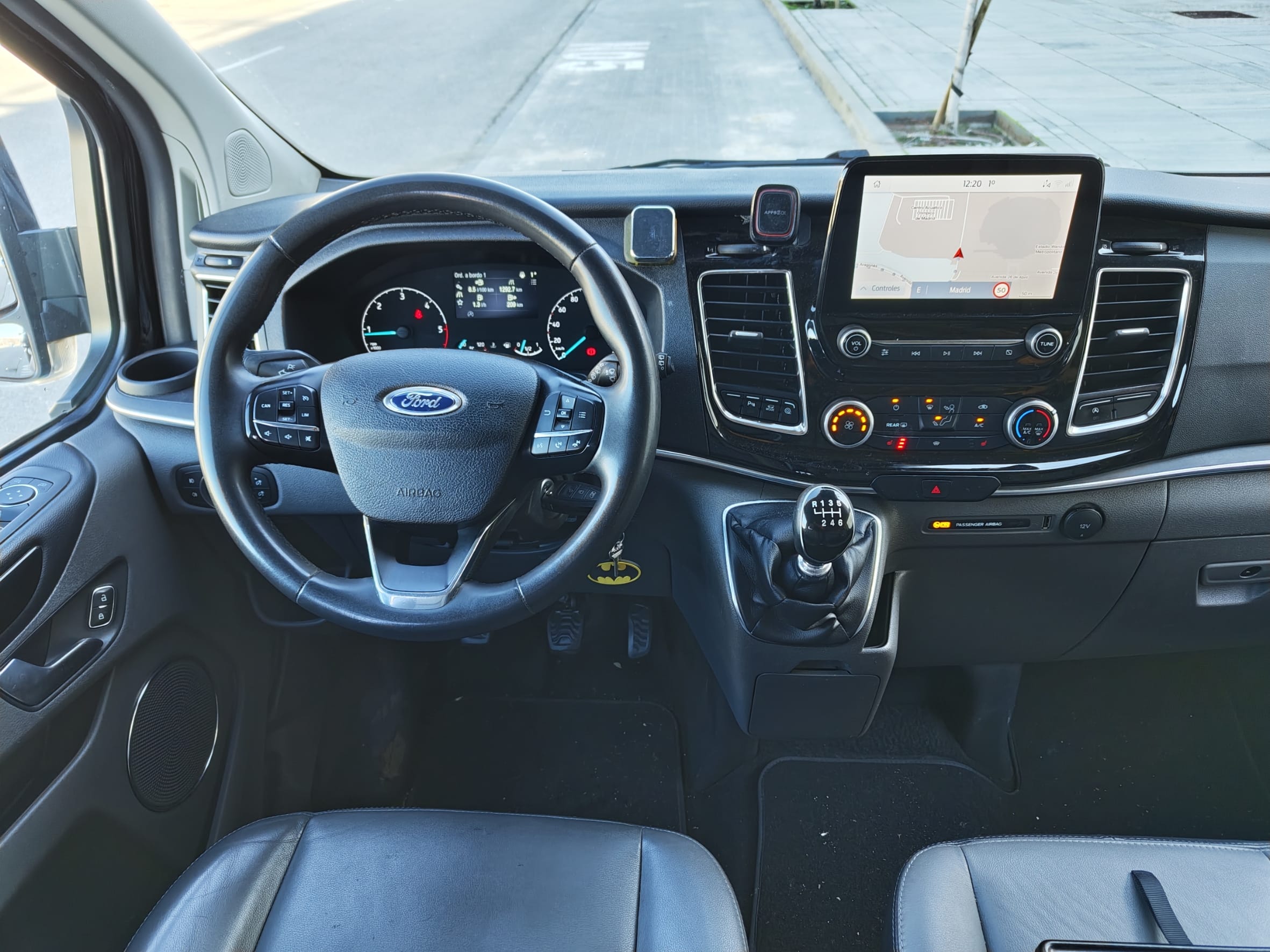 Ford Tourneo Custom avec GPS