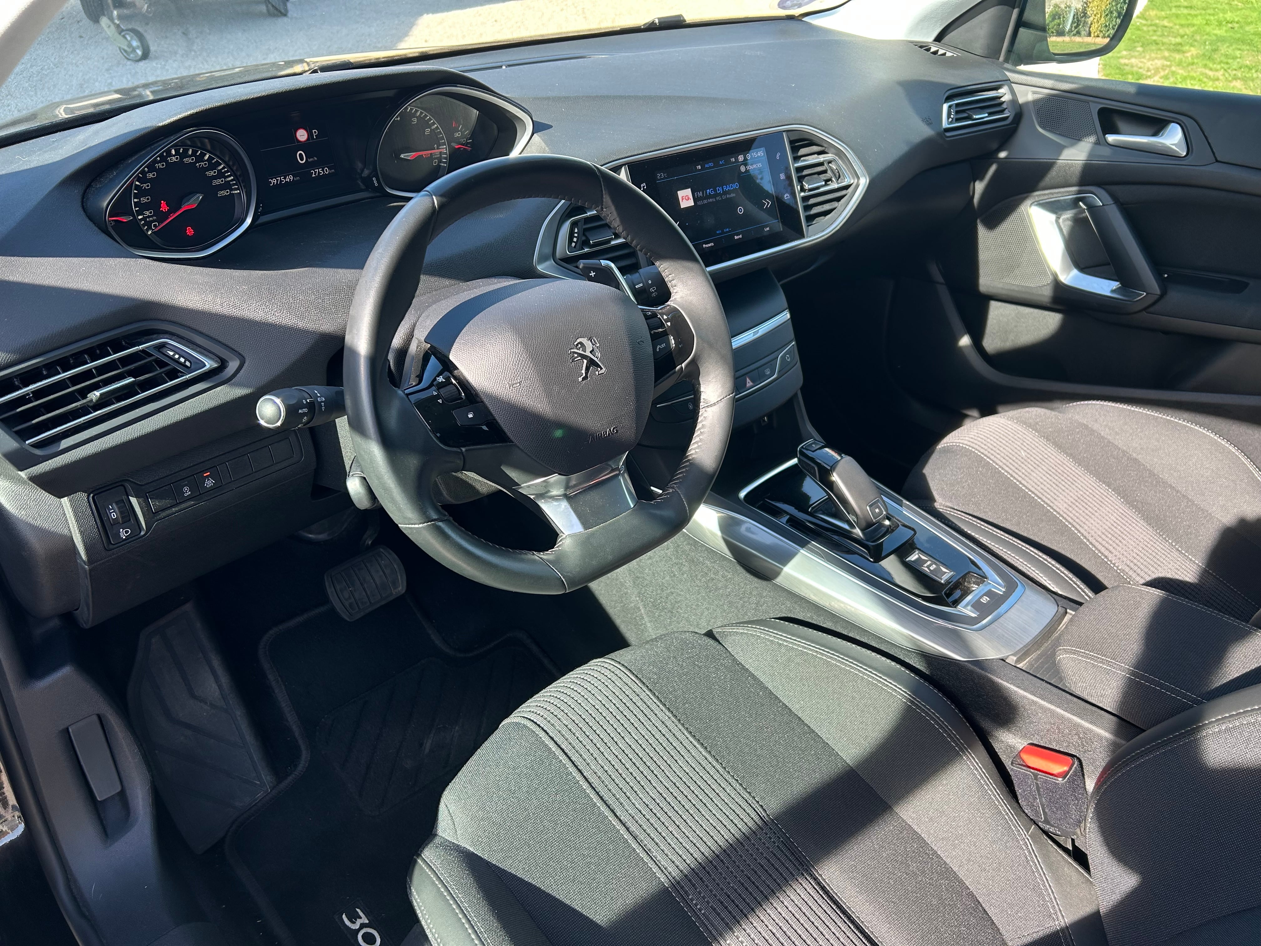 Peugeot 308 avec GPS