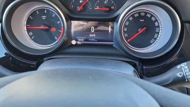 Opel Astra Break Tres bien équipée avec Chaines