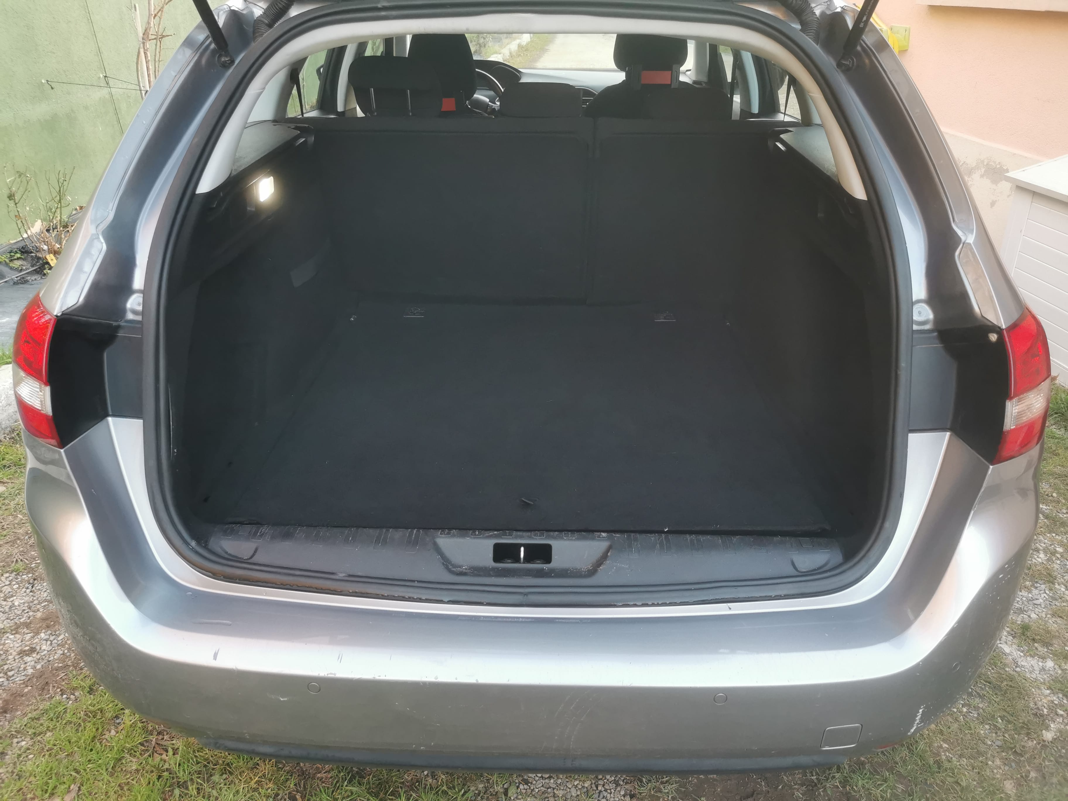 Peugeot 308 SW avec Siège bébé