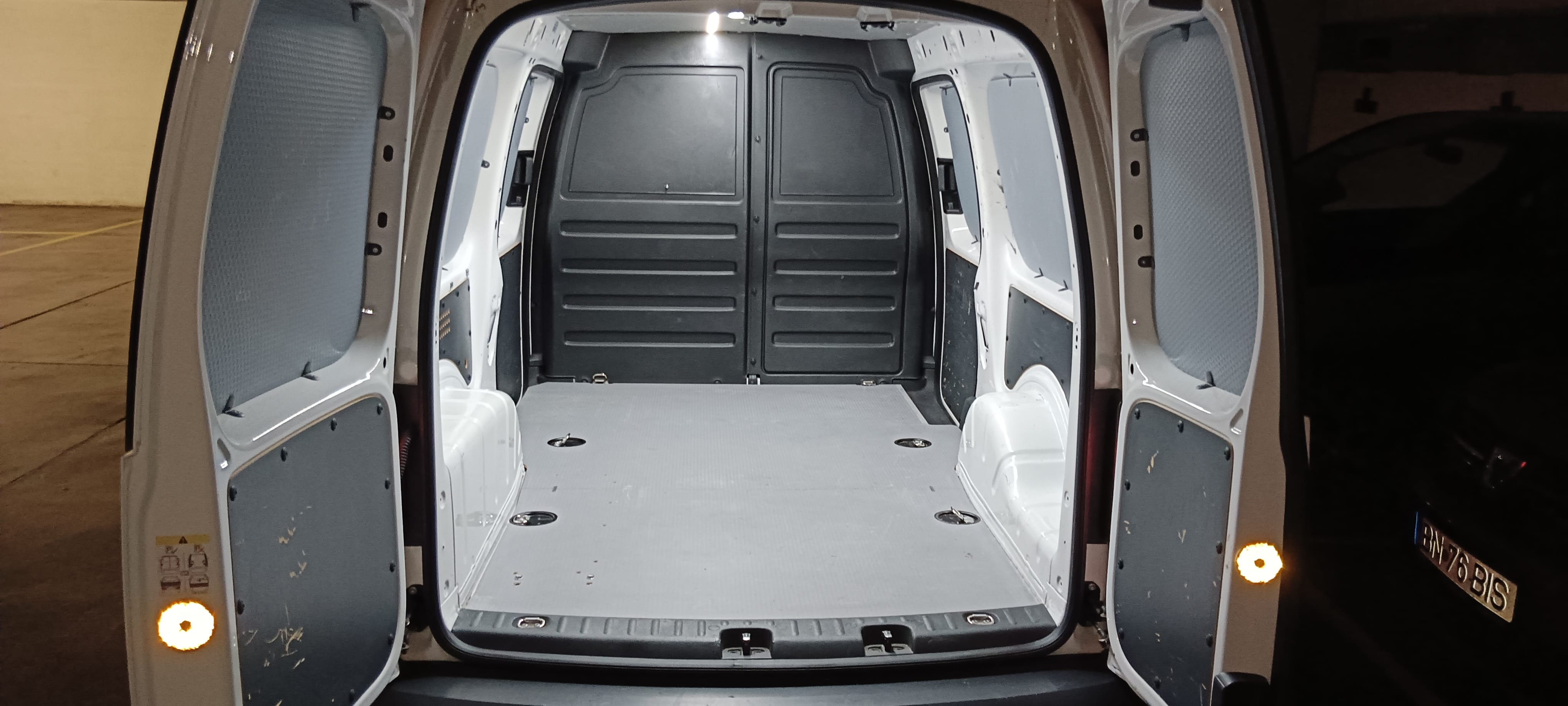 Volkswagen Caddy Van (Lang) TDI mit Bluetooth-Audio