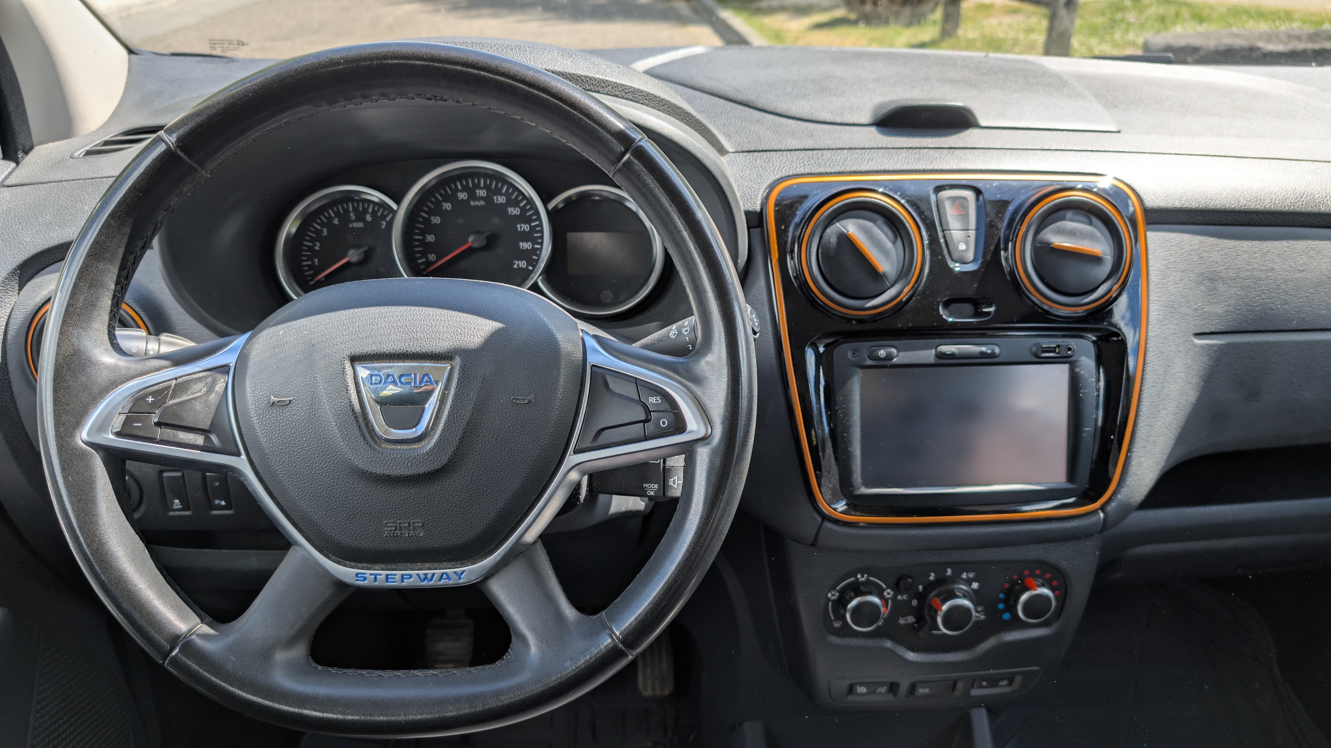Dacia Lodgy EL75 avec Chaines