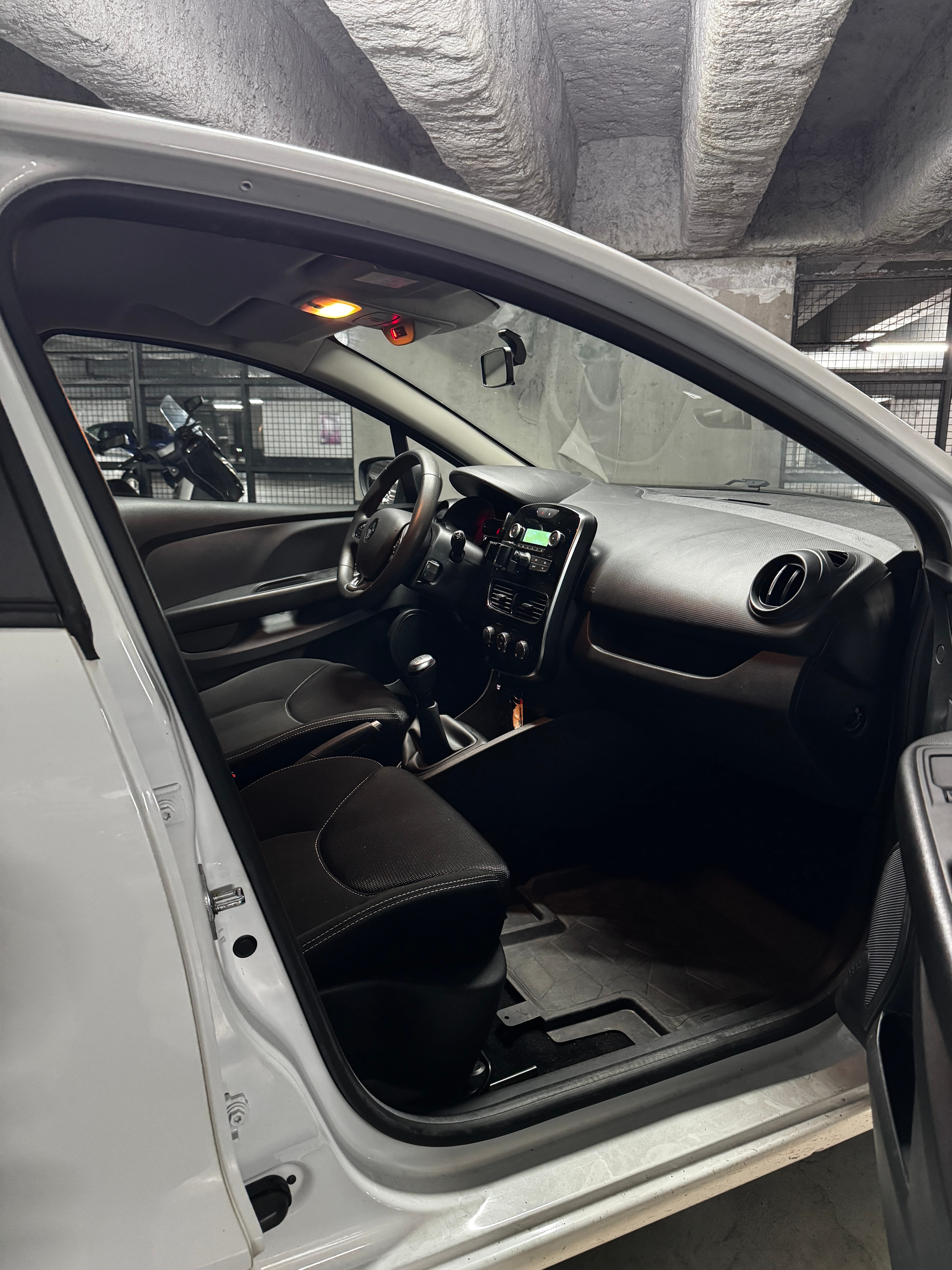 Renault Clio Société avec Port USB
