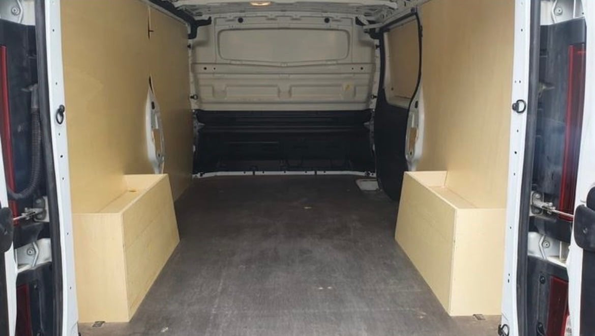 Opel Vivaro Avec diable avec Entrée audio / iPod