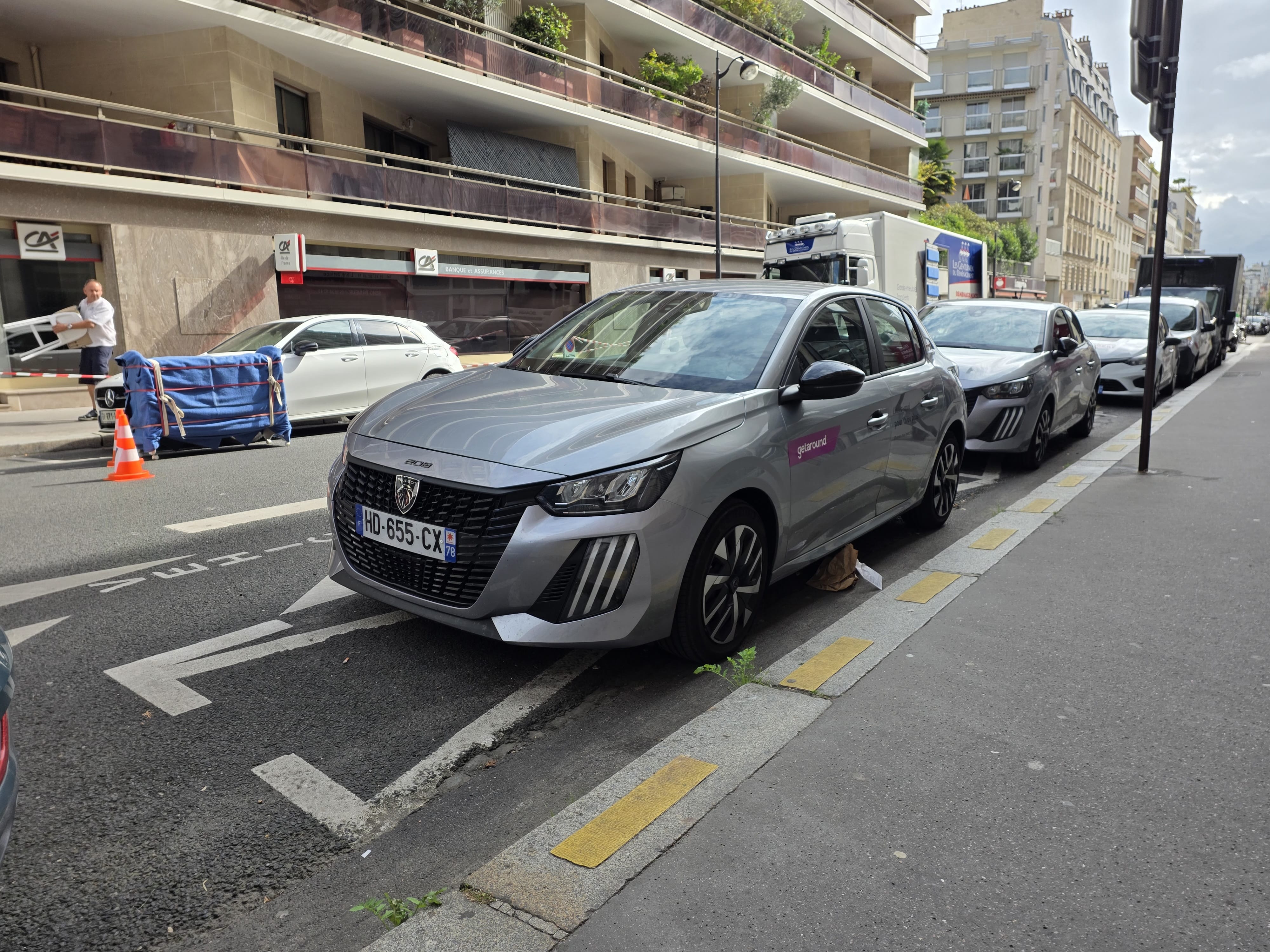 Peugeot 208, 2025, Essence 95 / Électrique (hybride), automatique