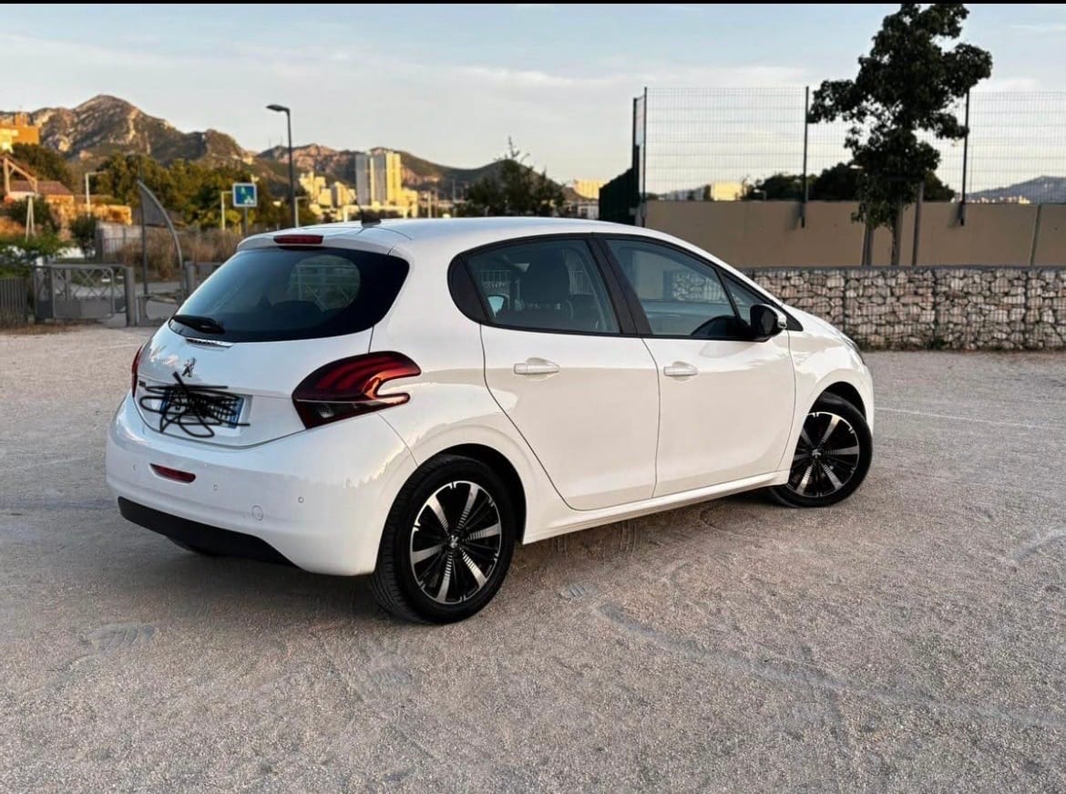 Peugeot 2008 avec GPS