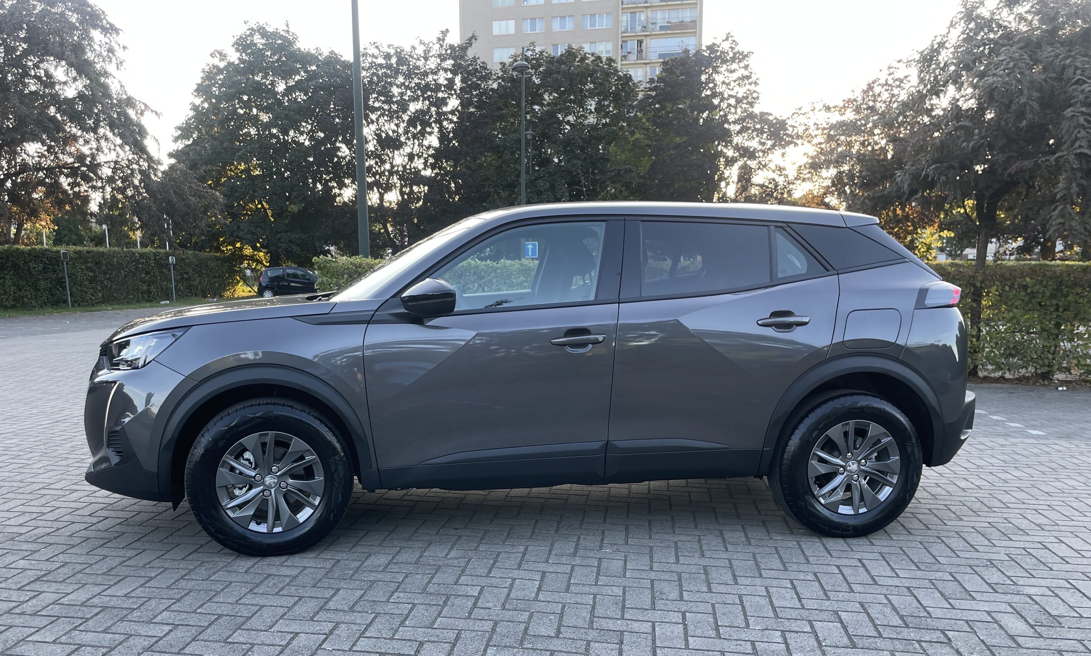 Peugeot 2008 SUV COMPACT 130ch EAT8 avec Climatisation