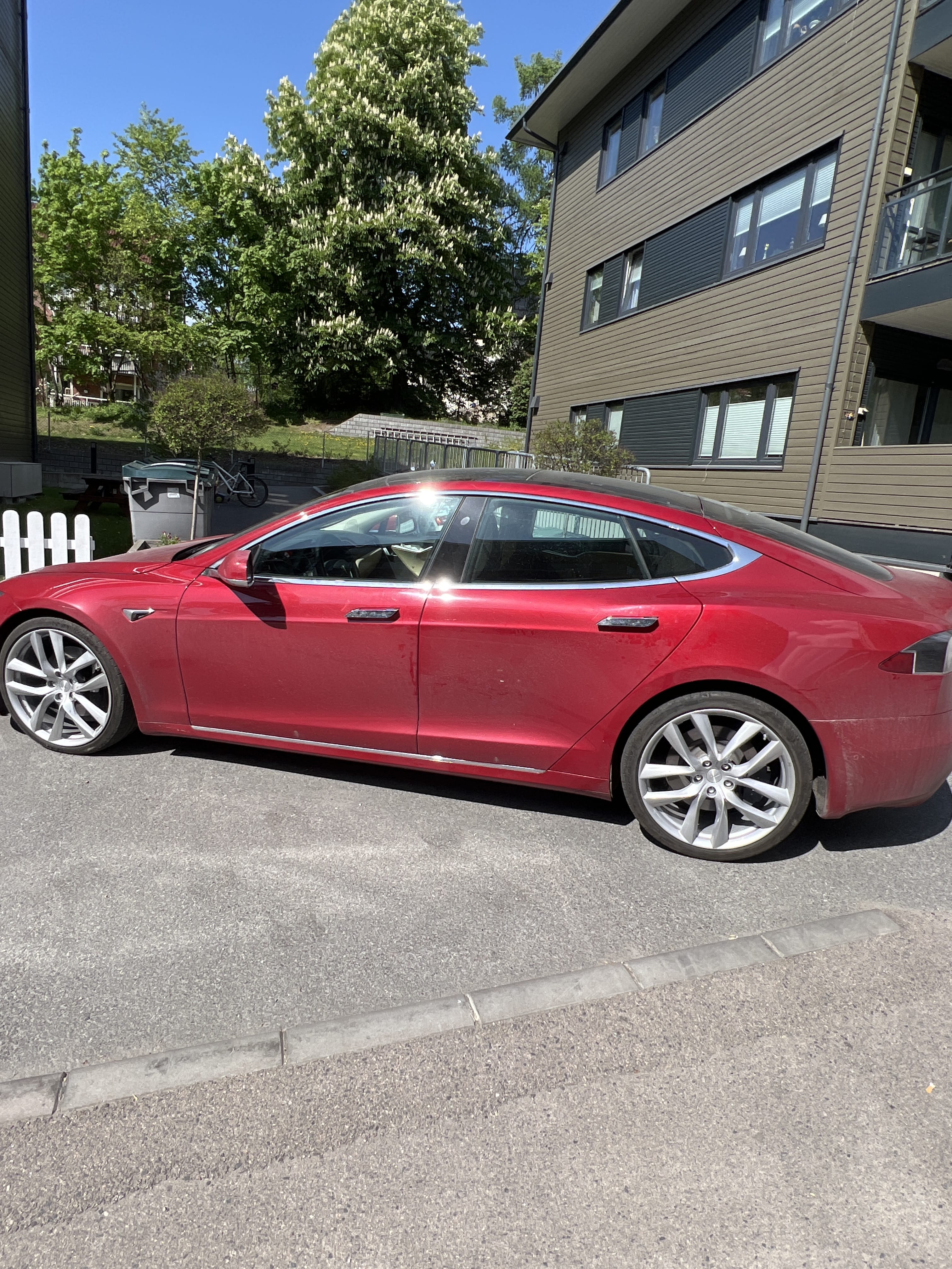 Tesla Model S with Air conditioning