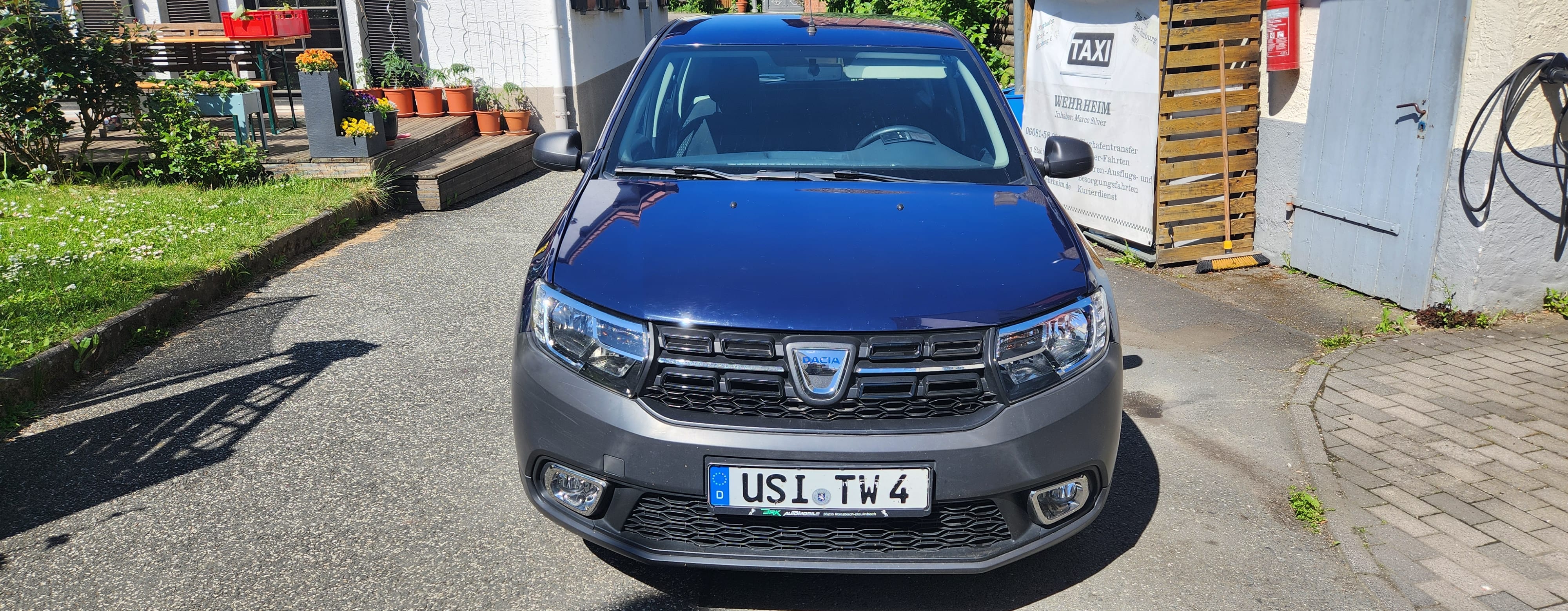 Dacia Sandero mit Navigationsgerät