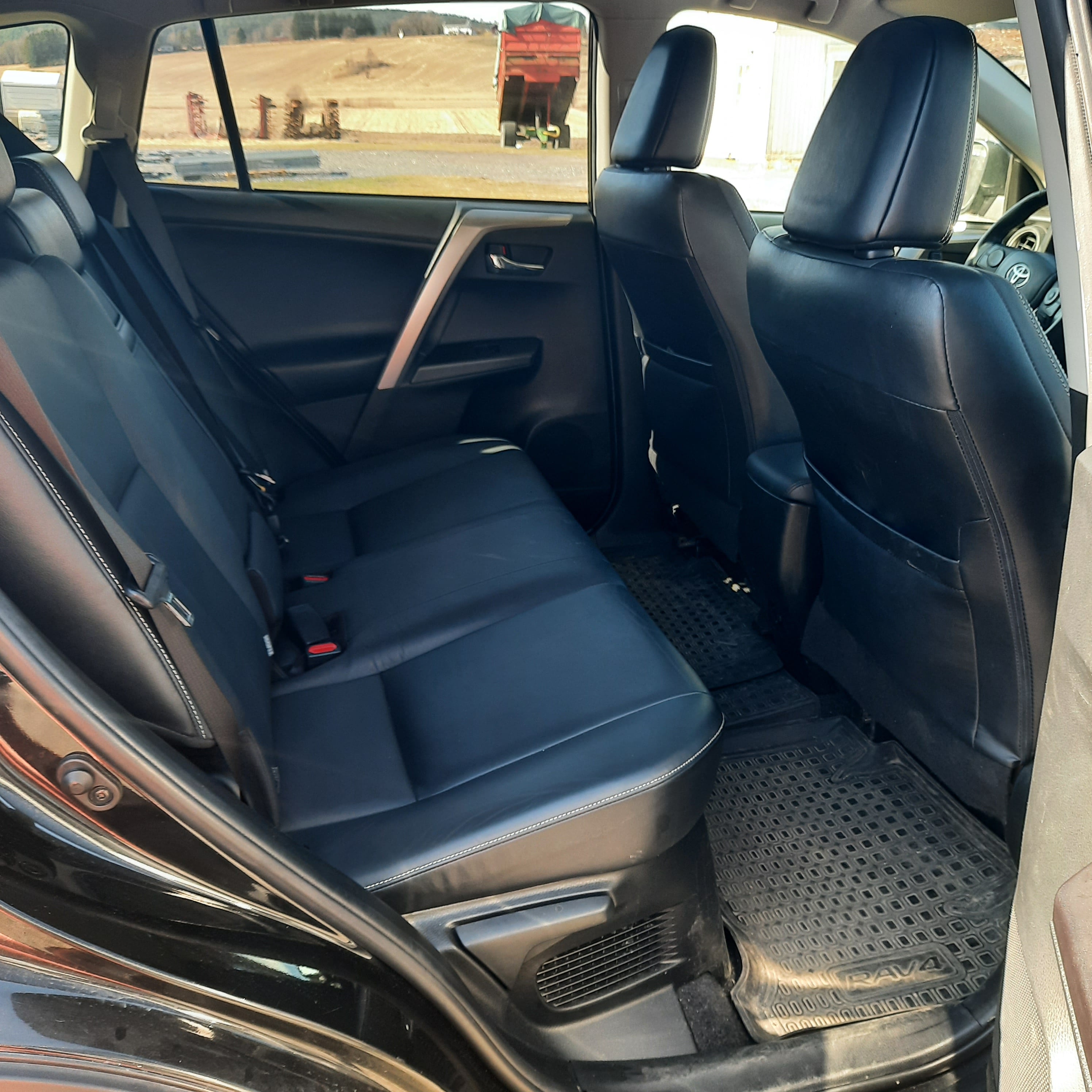 Toyota RAV4 Bensin/Hybrid med Cruisekontroll