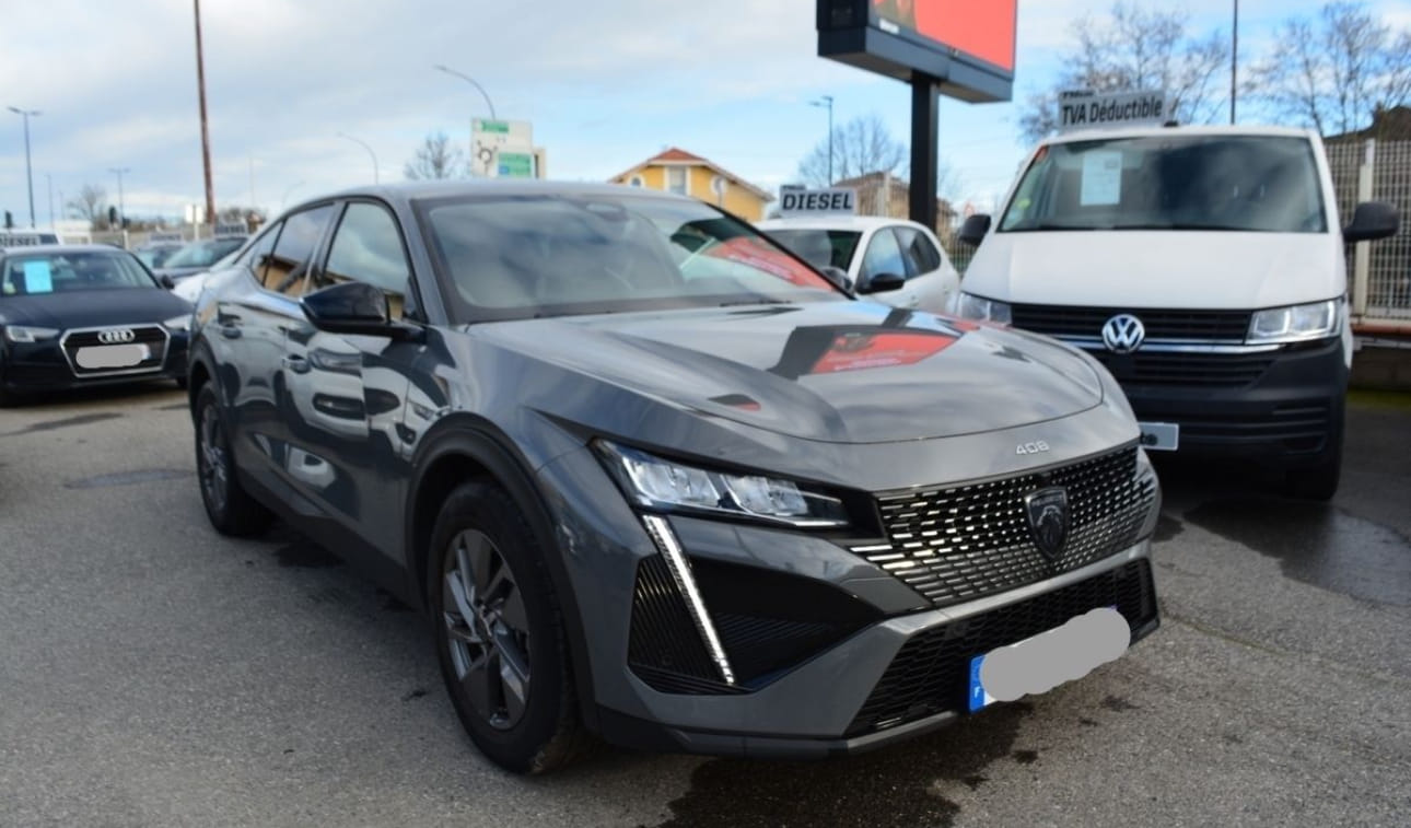 Peugeot 408, 2022, Essence 95 / Électrique (hybride), automatique