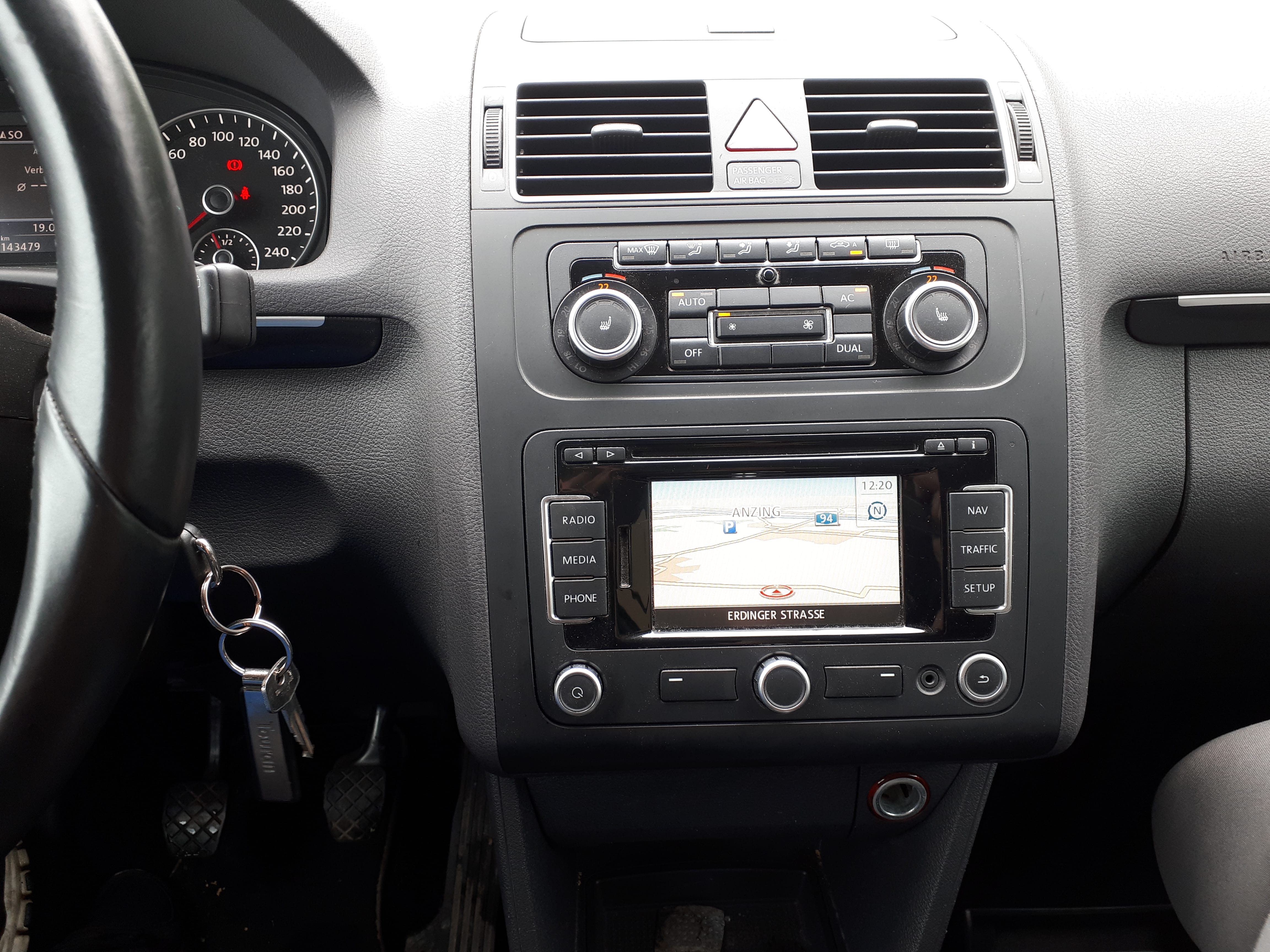 Volkswagen Touran 2.0 TDI 7 Sitzer Highline mit Navigationsgerät