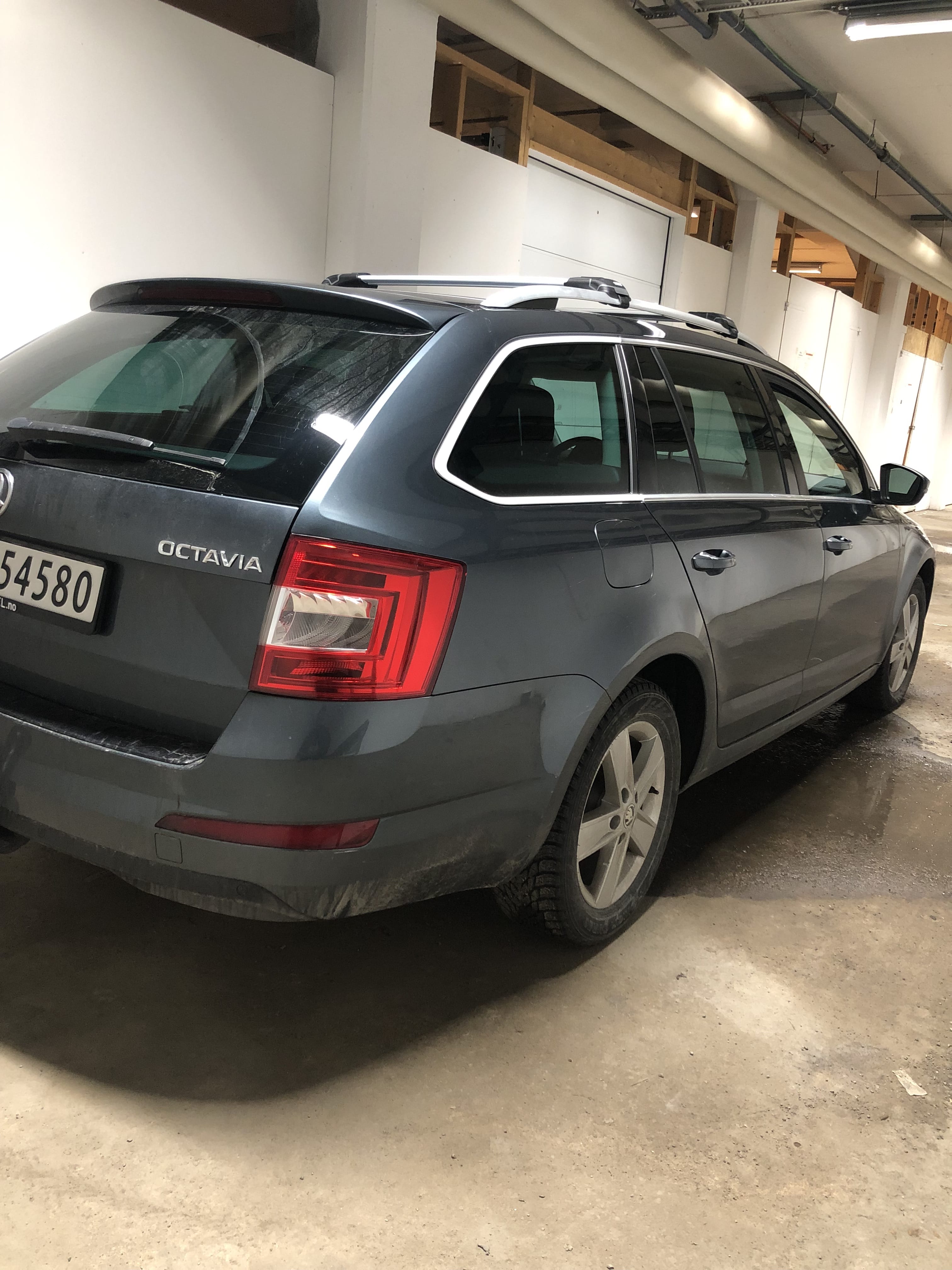 Skoda Octavia Combi Automat turbo bensin 140 hk with Cruise control