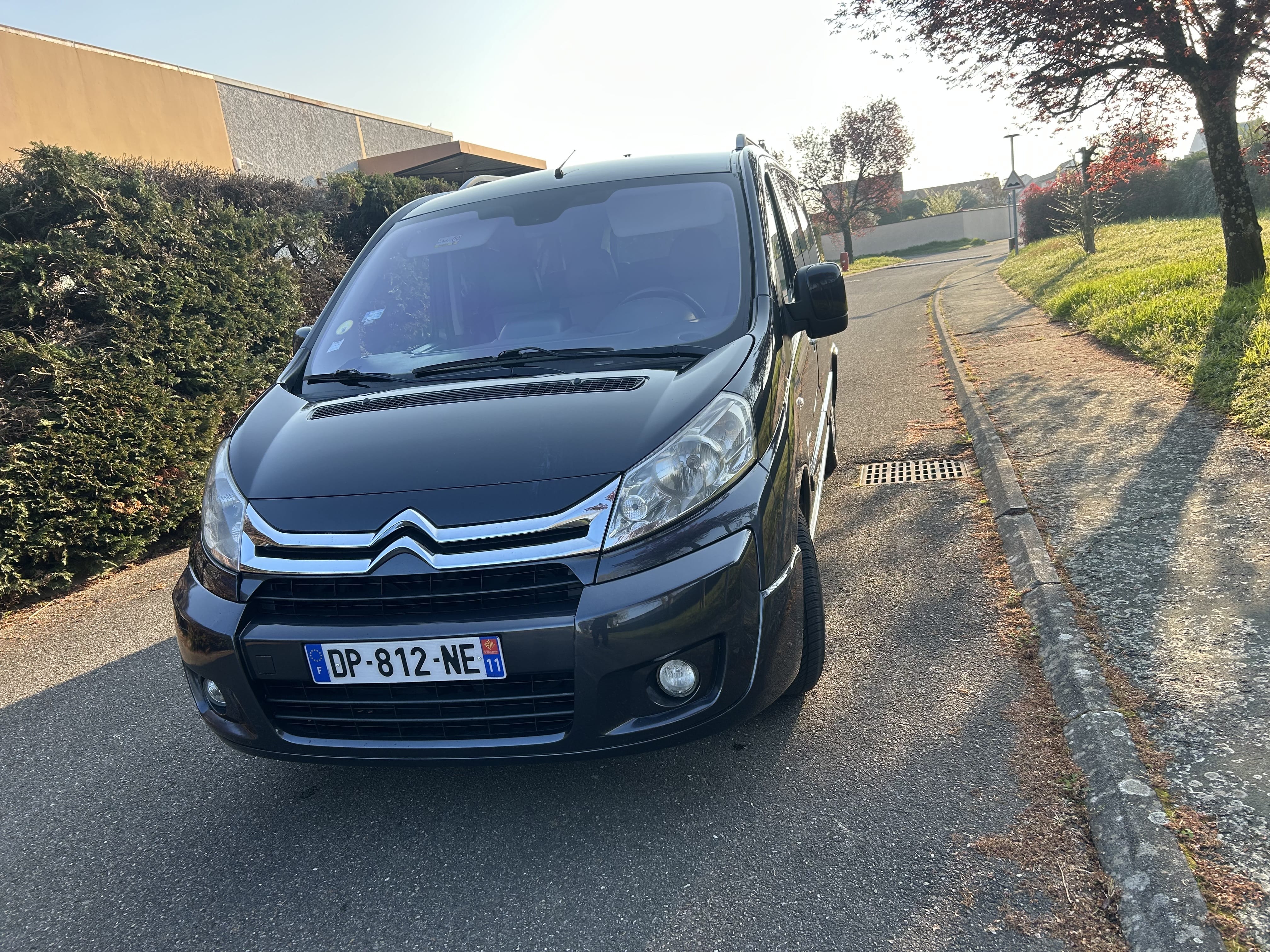 Citroen Jumpy Multispace 2.0 hdi  9 place avec Pneus neige