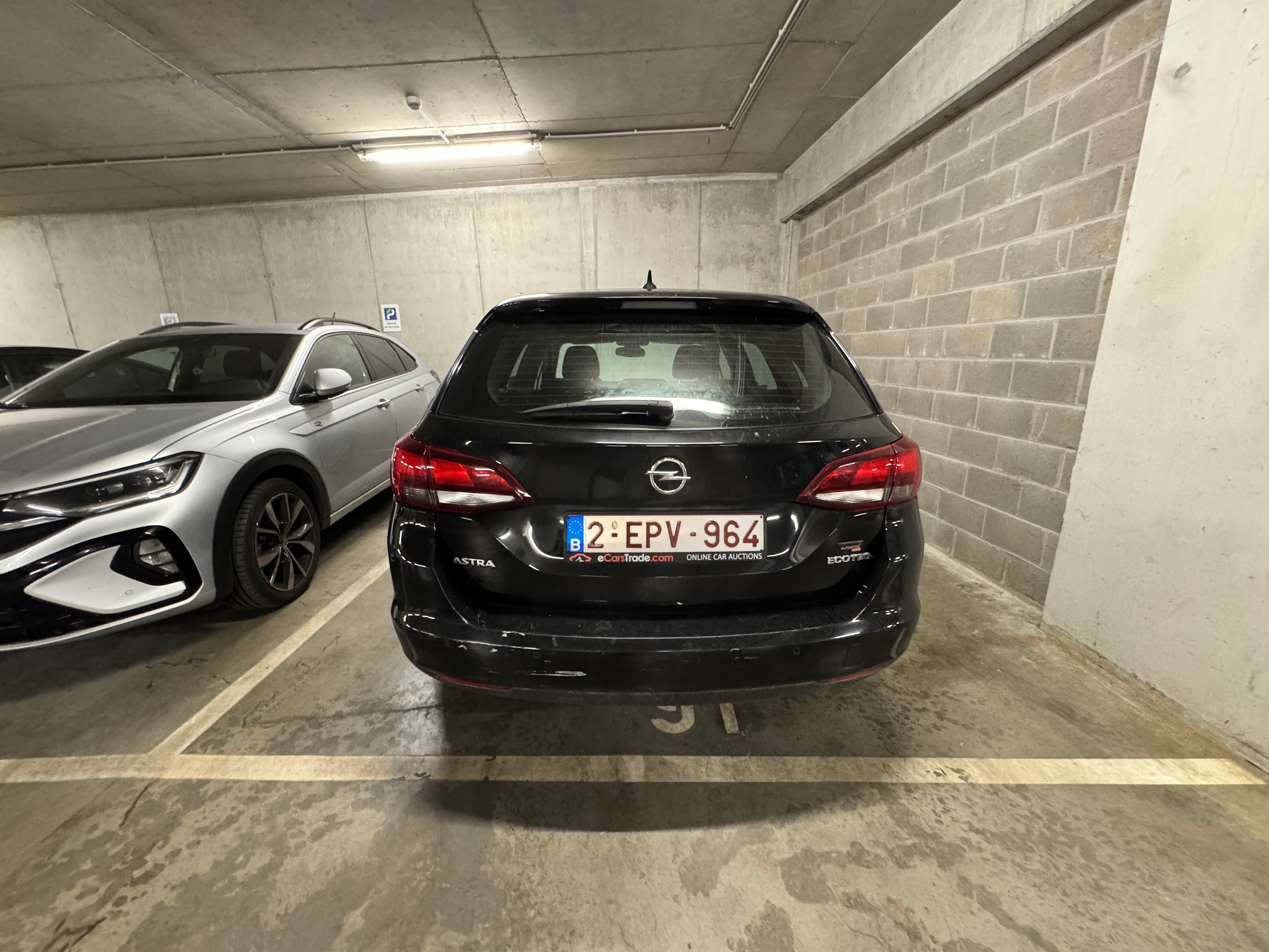 Opel Astra Break PARKING GARE DU MIDI - AIRCO - GPS avec Climatisation