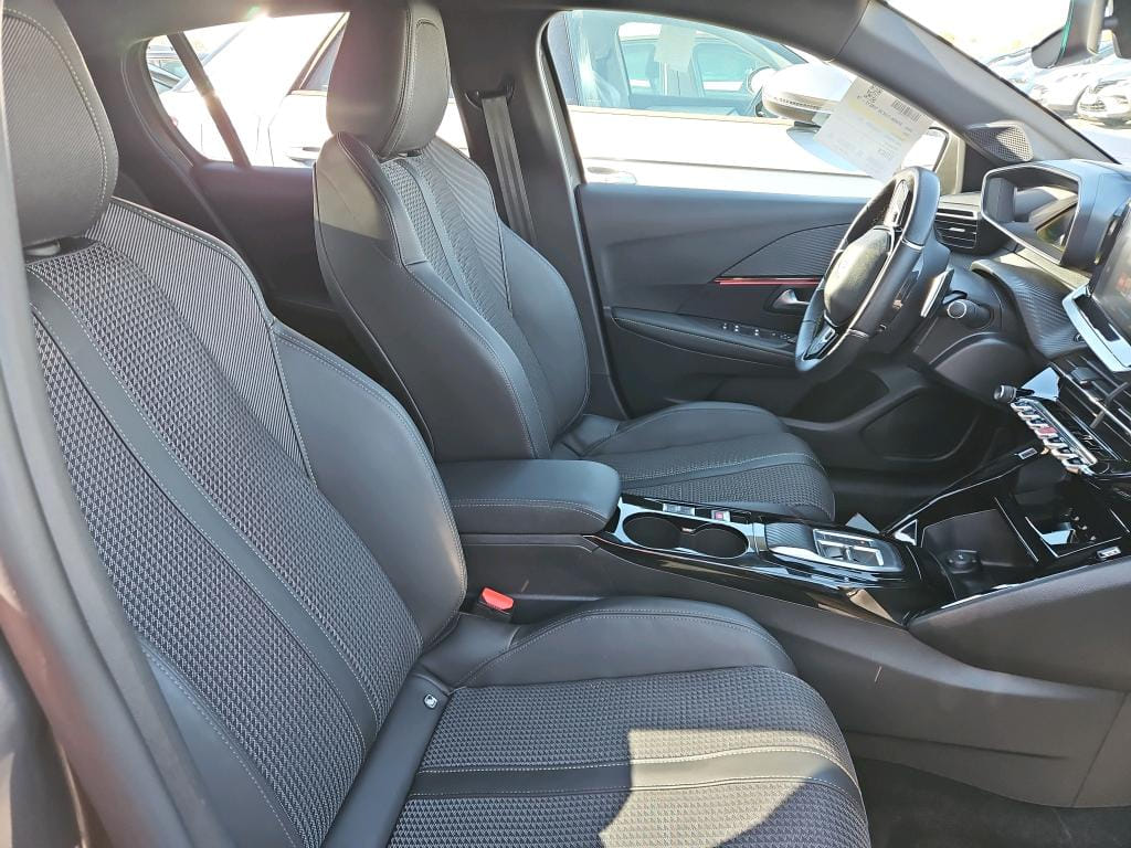 Peugeot 208 avec GPS