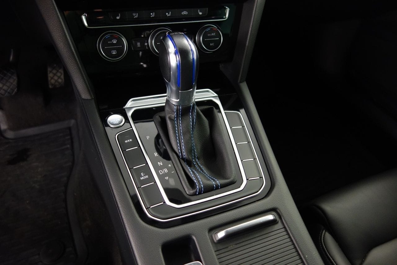 Volkswagen Passat GTE med Bluetooth audio