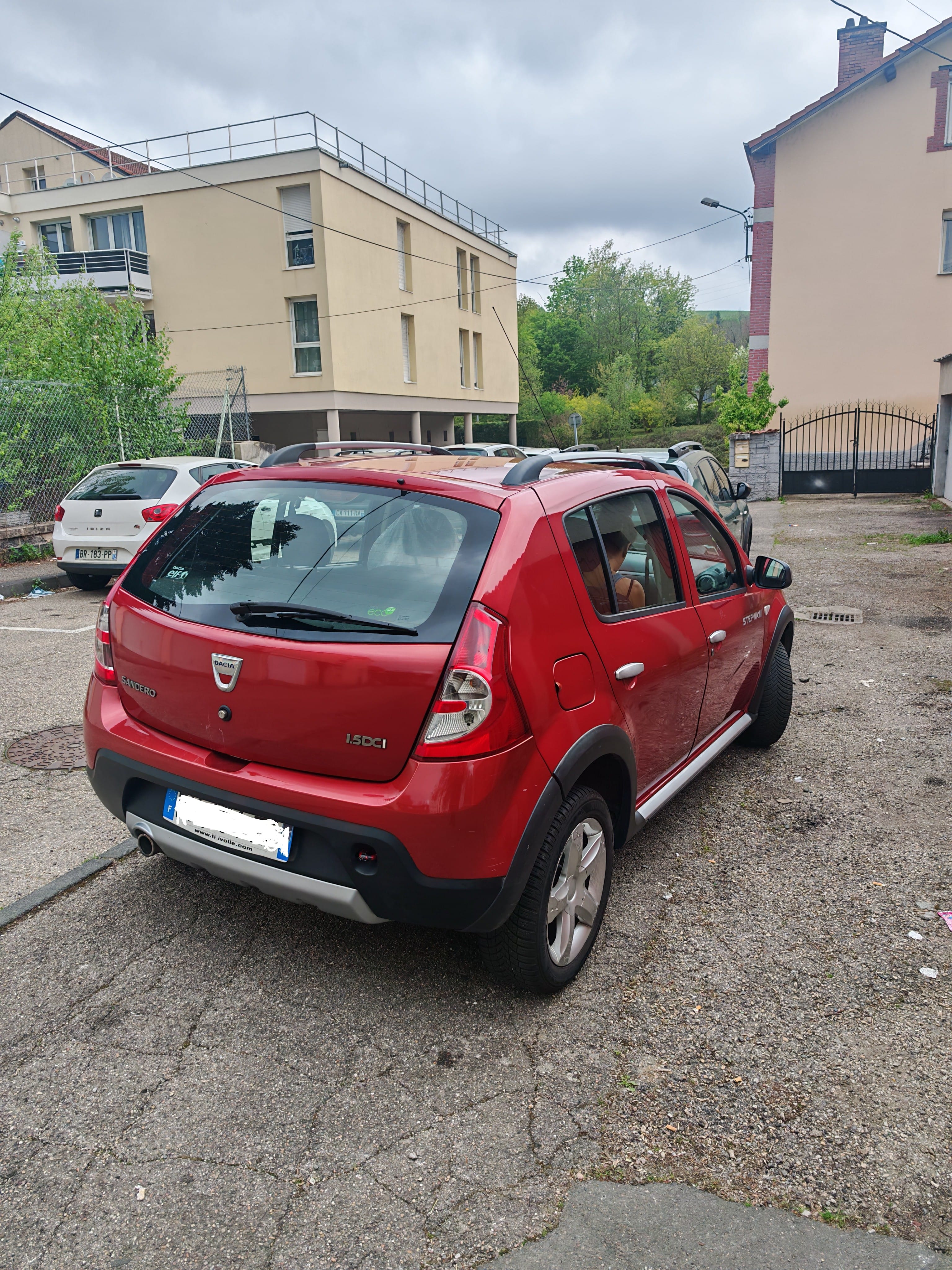 Dacia Sandero Stepway 1.5 DCi mit Autoradio