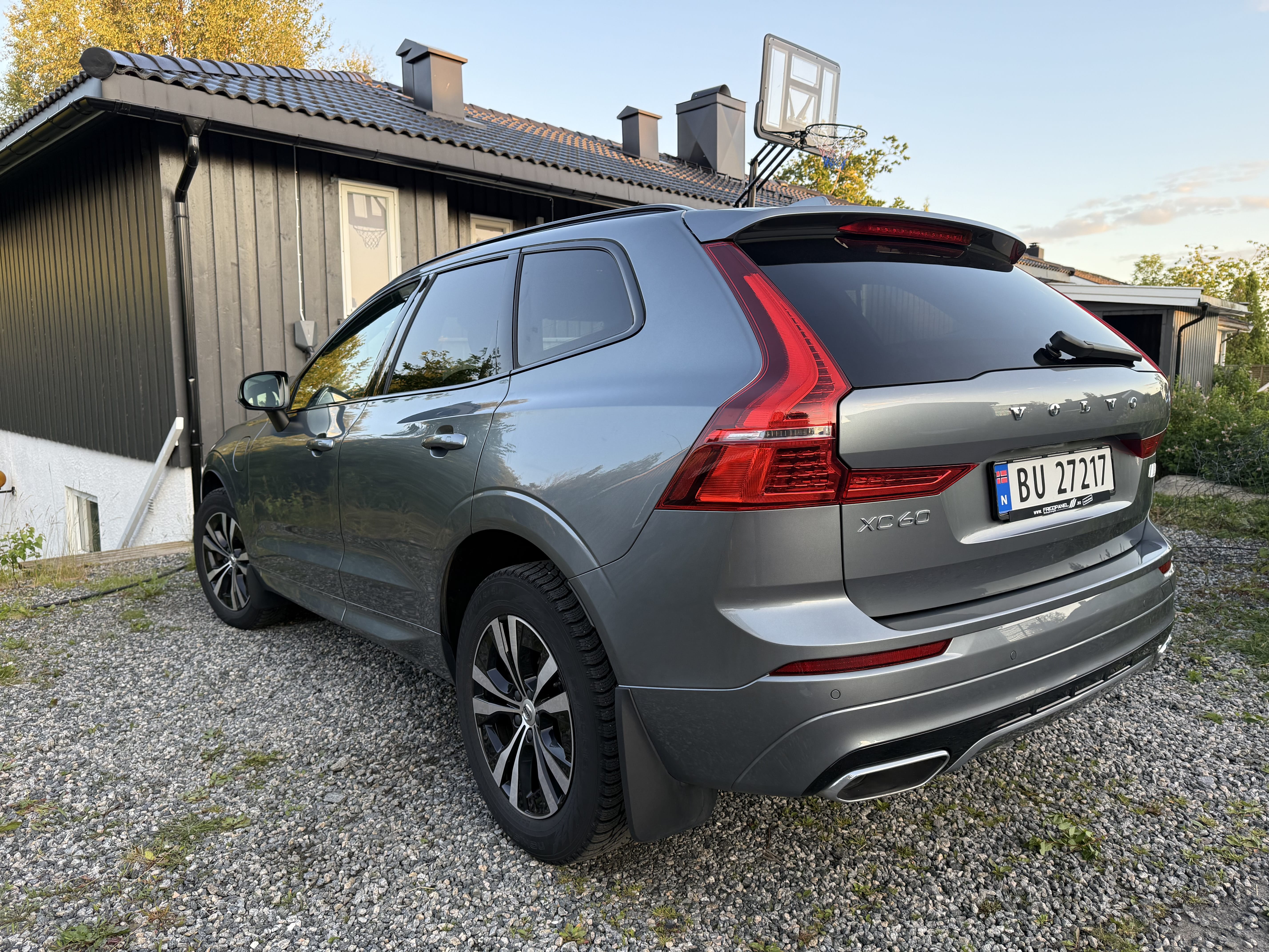 Volvo XC60 T6 R-Design med GPS