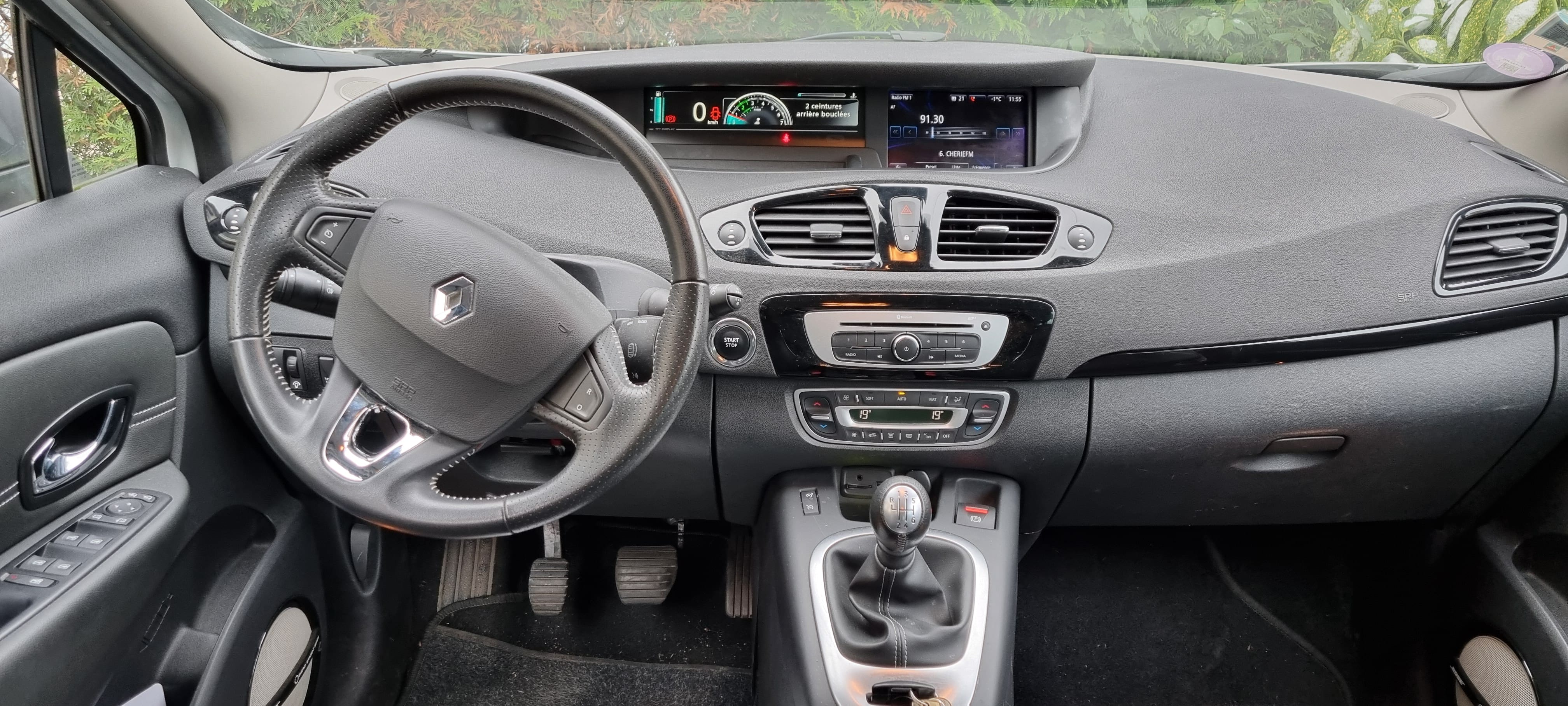 Renault Grand Scenic avec GPS