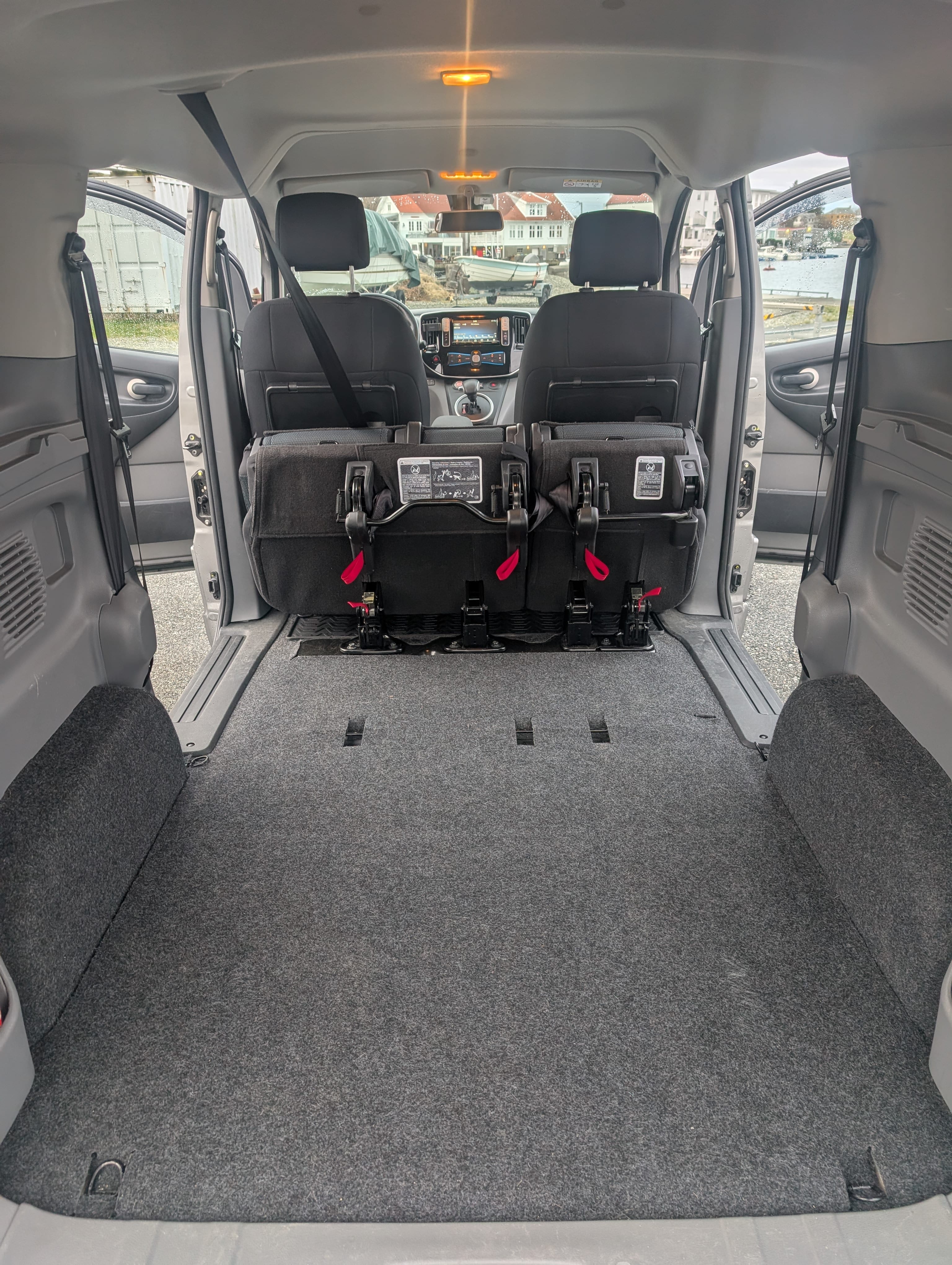 Nissan e-NV200 Evalia with Bluetooth audio