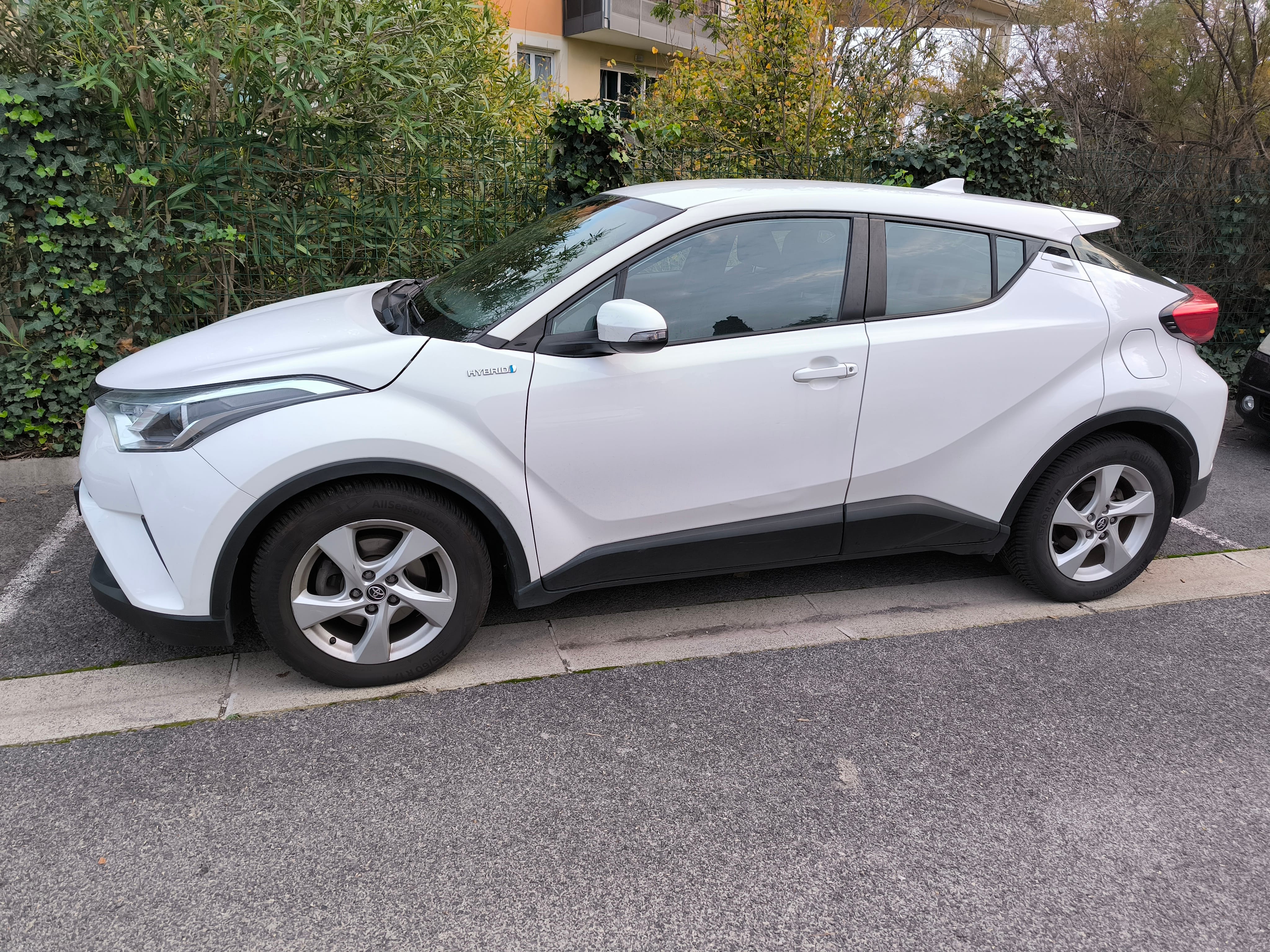 Toyota C-HR with Air conditioning