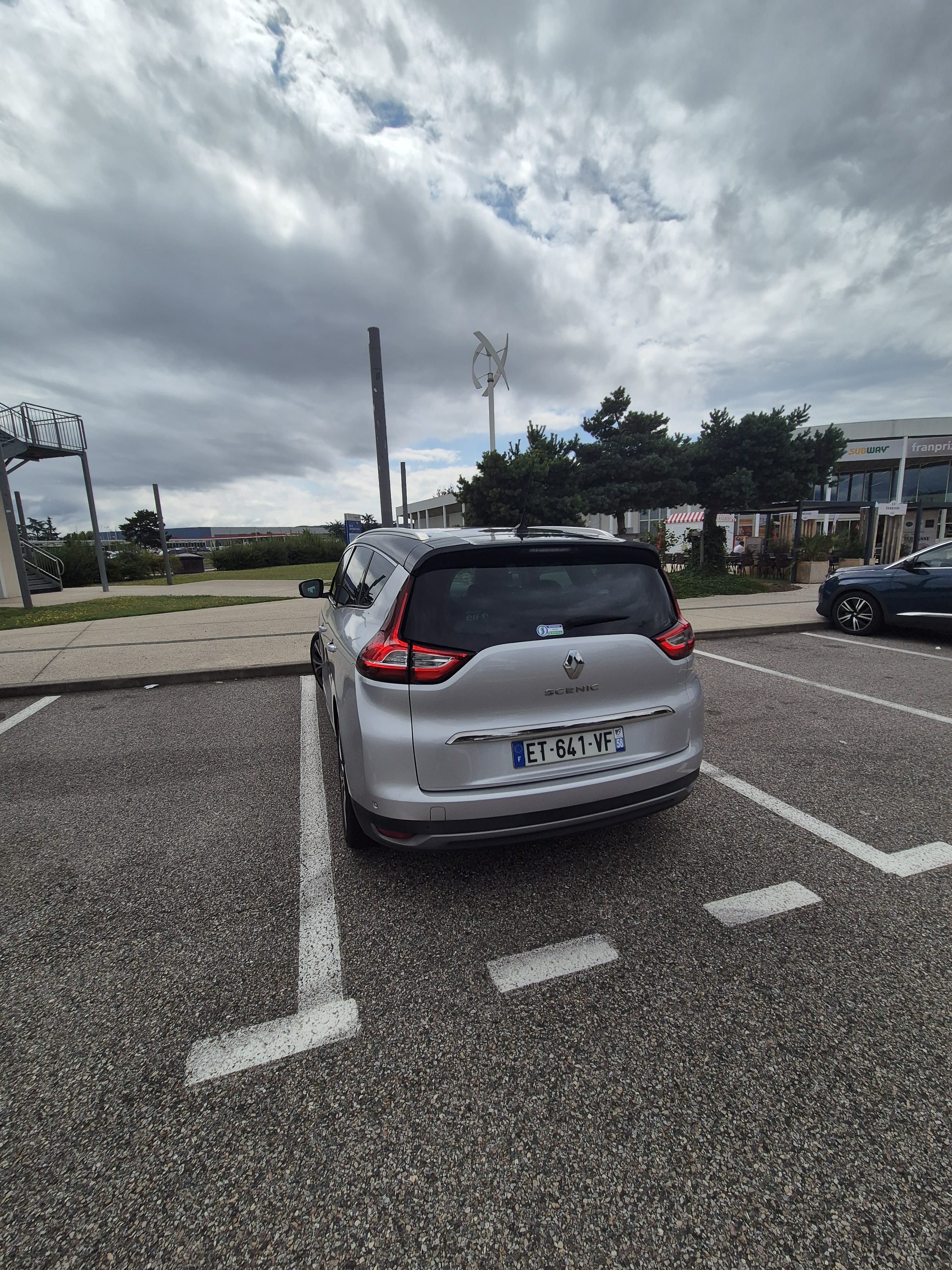 Renault Grand Scenic met GPS