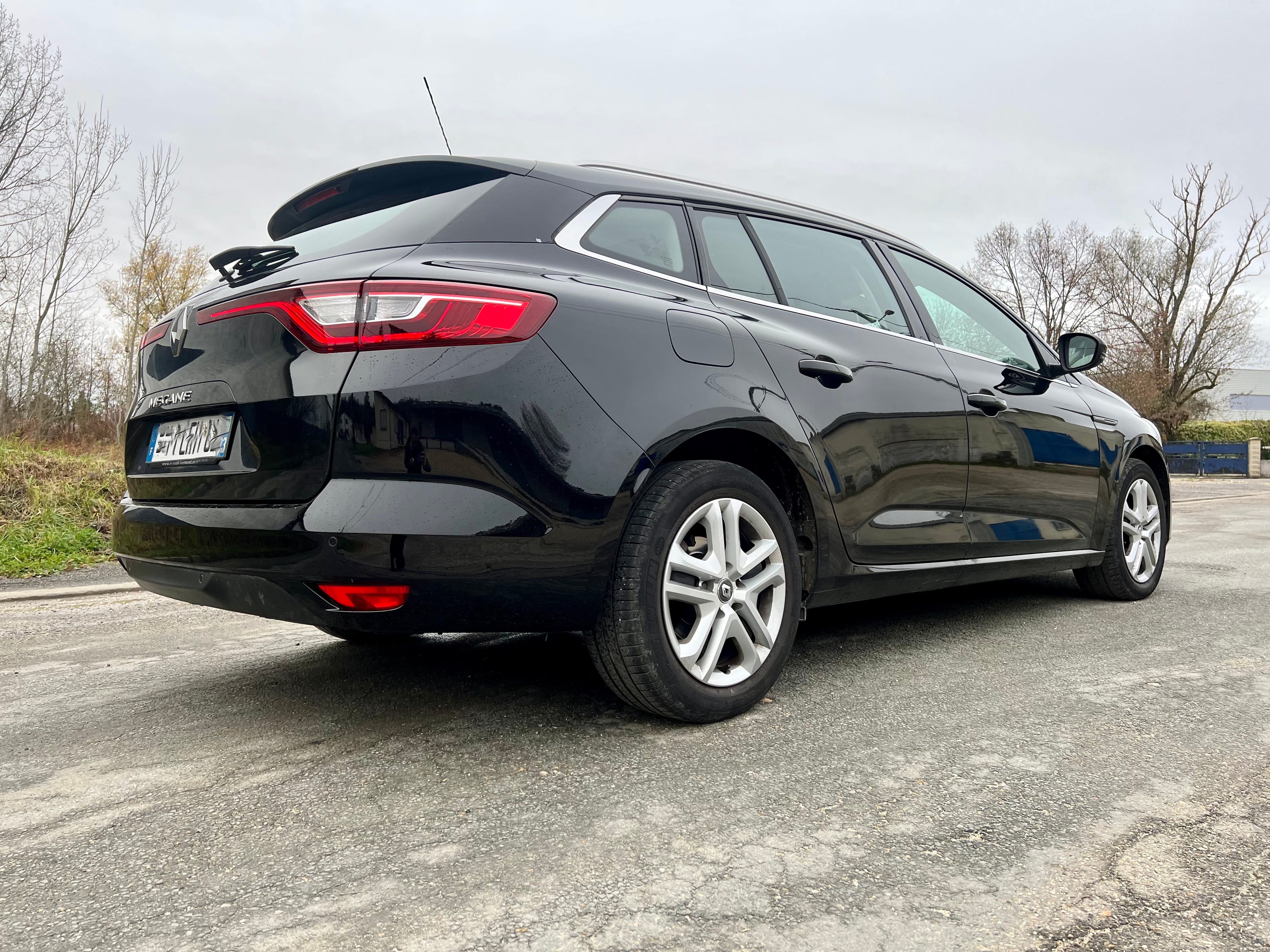 Renault Mégane Estate  Break diesel auto — à 3 min de l’aéroport Bordeaux, place incluse avec GPS