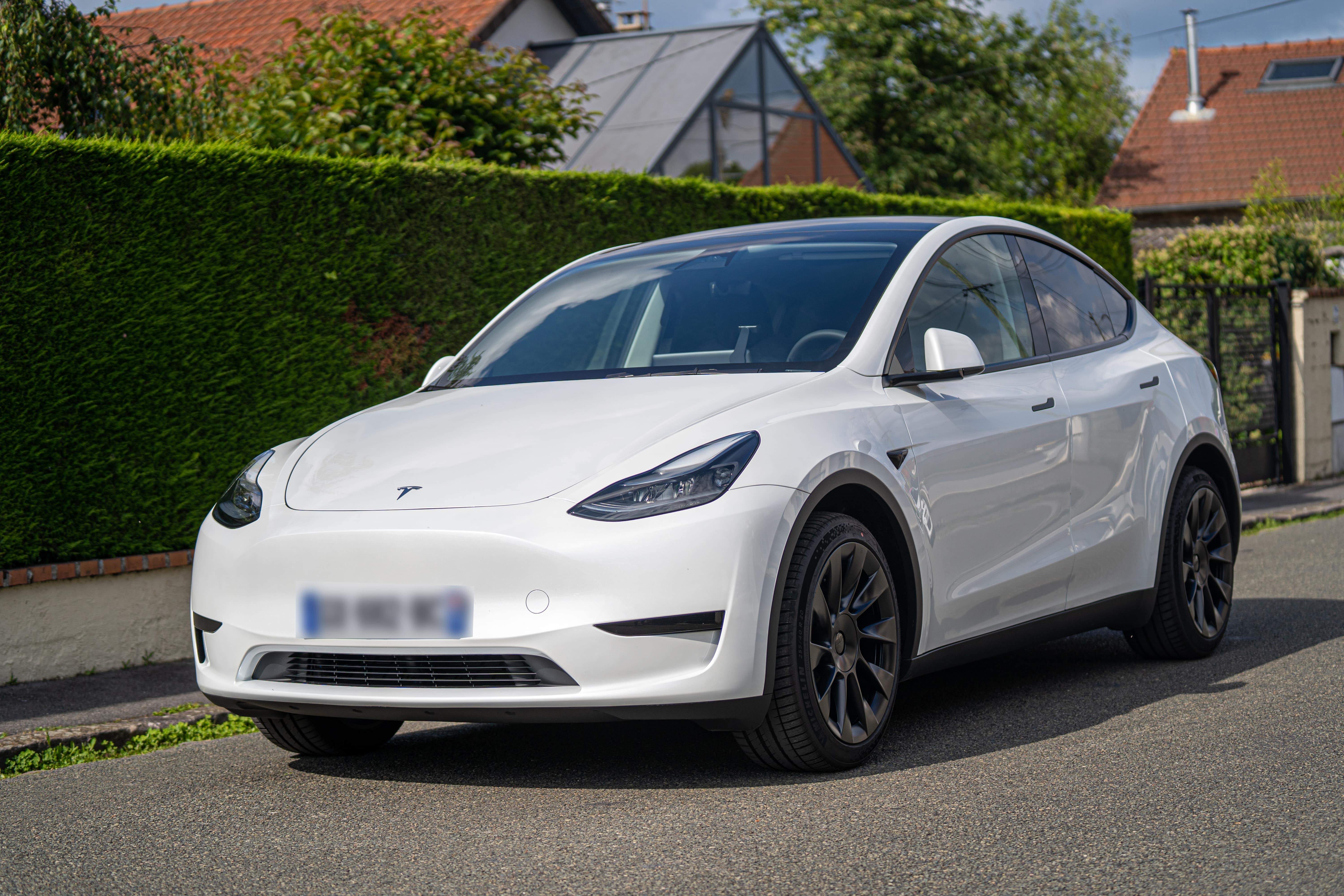 Tesla Model Y, 2024, Électrique, automatique
